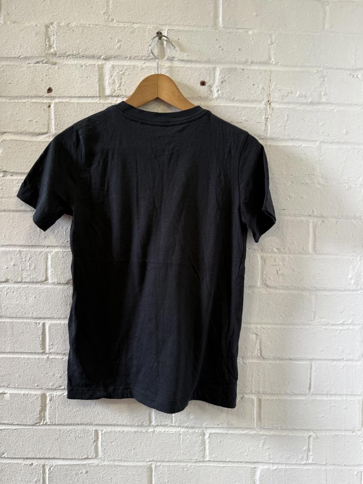 Nike Nike The Nike Tee Black T-Shirt Size C (147-158 CM) Size US L / EU 52-54 / 3 - 4 Thumbnail