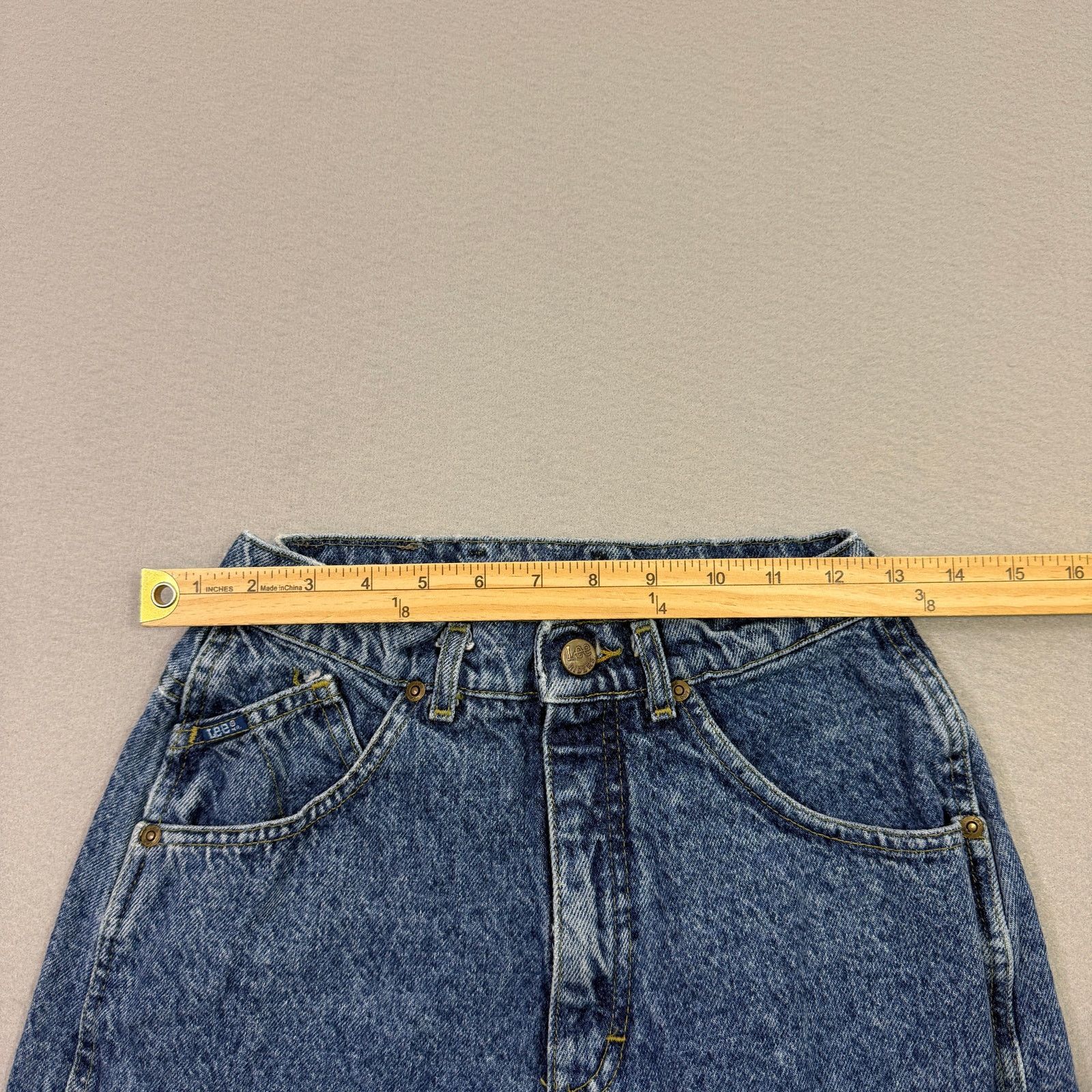 Vintage Vintage Lee Jeans Women's 7 Long (26x32) Blue High Rise Mom Size 26" / US 2 / IT 38 - 6 Thumbnail