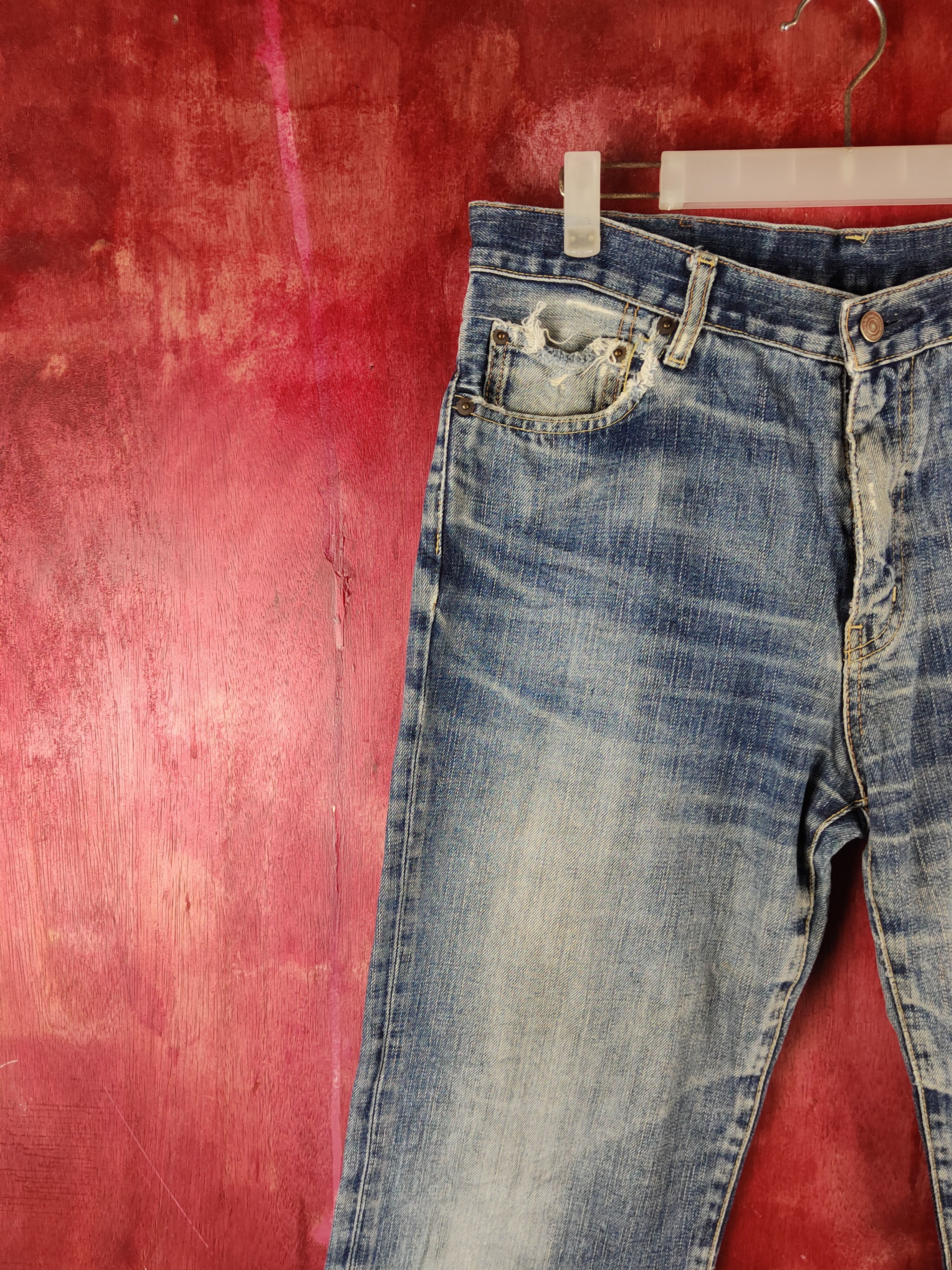 Japanese Brand Uniqlo Blue Faded Distressed Ripped Jeans #S2331 Size US 32 / EU 48 - 3 Thumbnail