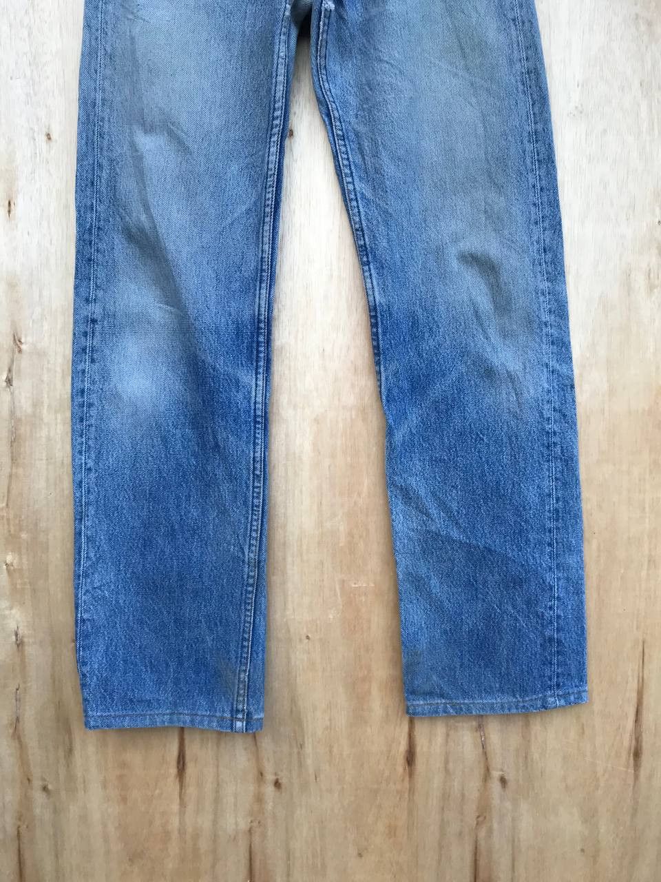 Levi's VINTAGE 1989 LEVIS 501 DISTRESSED JEAN LIGHWASH W27X30 Size US 27 - 3 Thumbnail