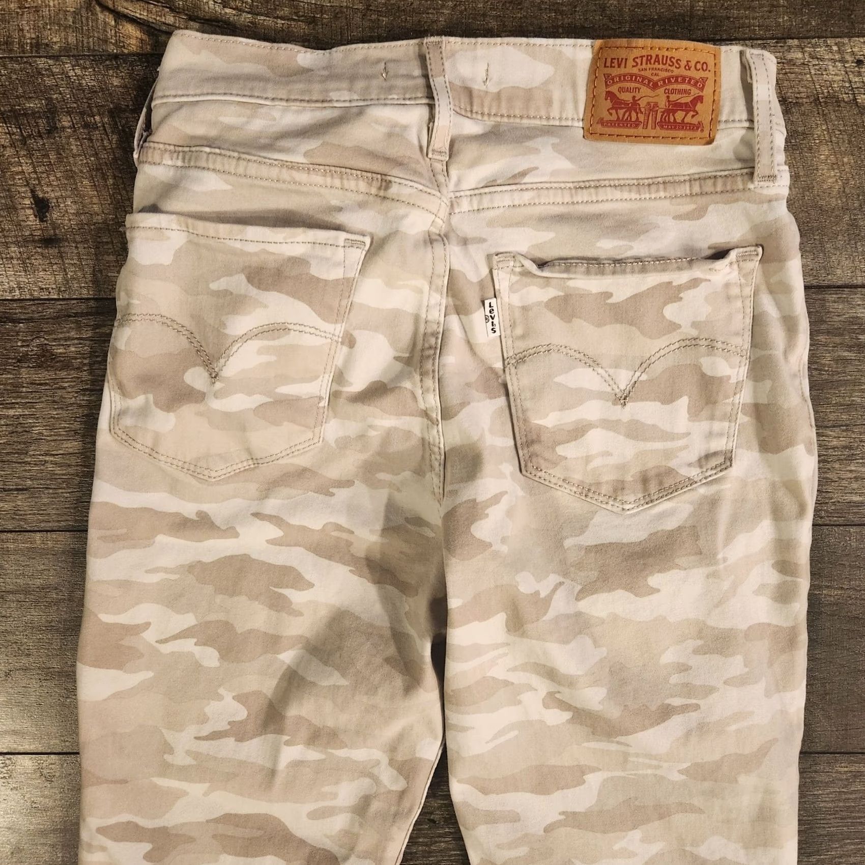 Levi's Levi’s 720 High Rise Super Skinny Crop Jeans Camouflage Beige 26 Women Pants Size 26" / US 2 / IT 38 - 7 Thumbnail