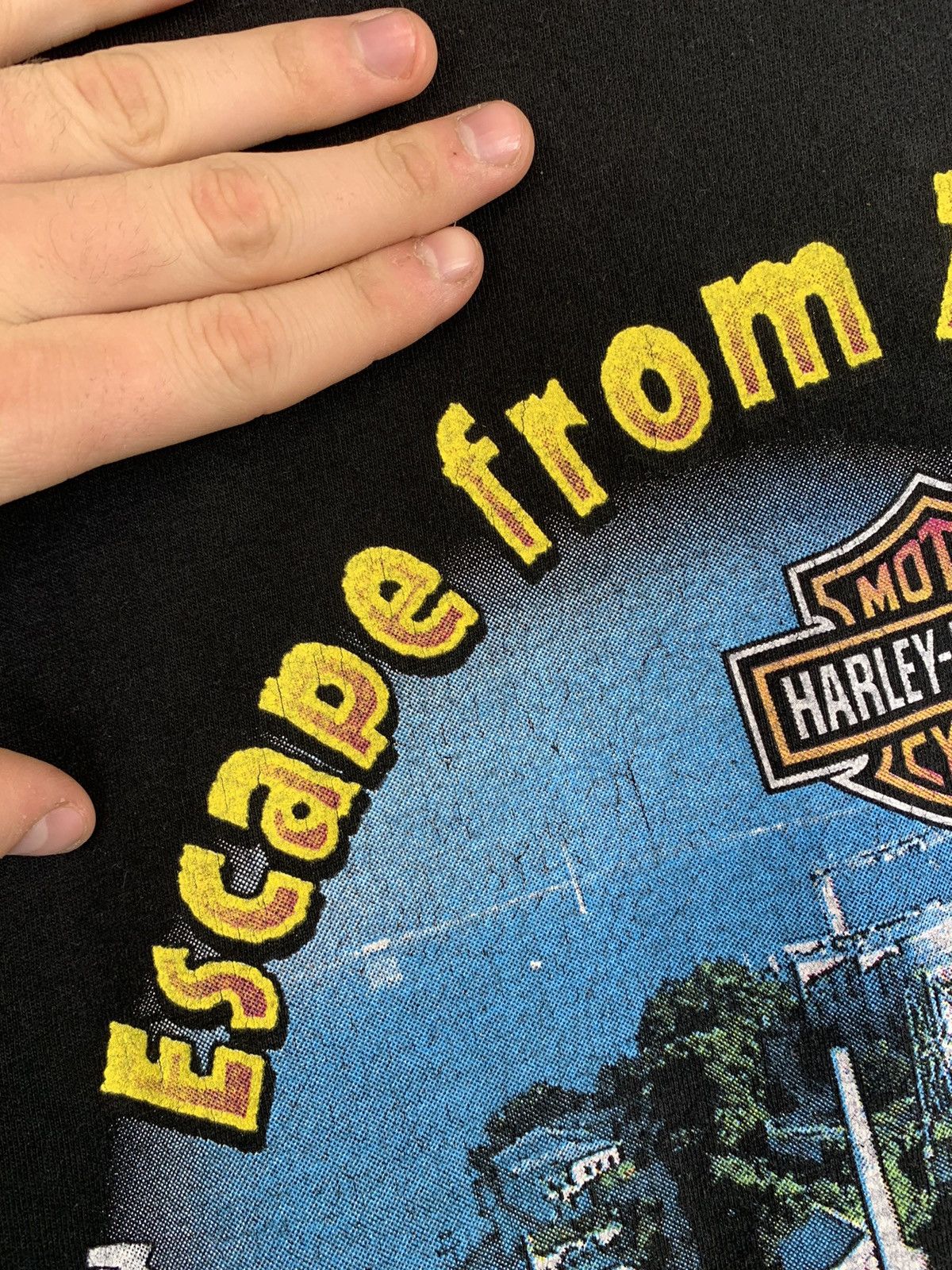Vintage Vintage Harley Davidson Escape From Alcatraz T-shirt Size US XL / EU 56 / 4 - 21 Thumbnail