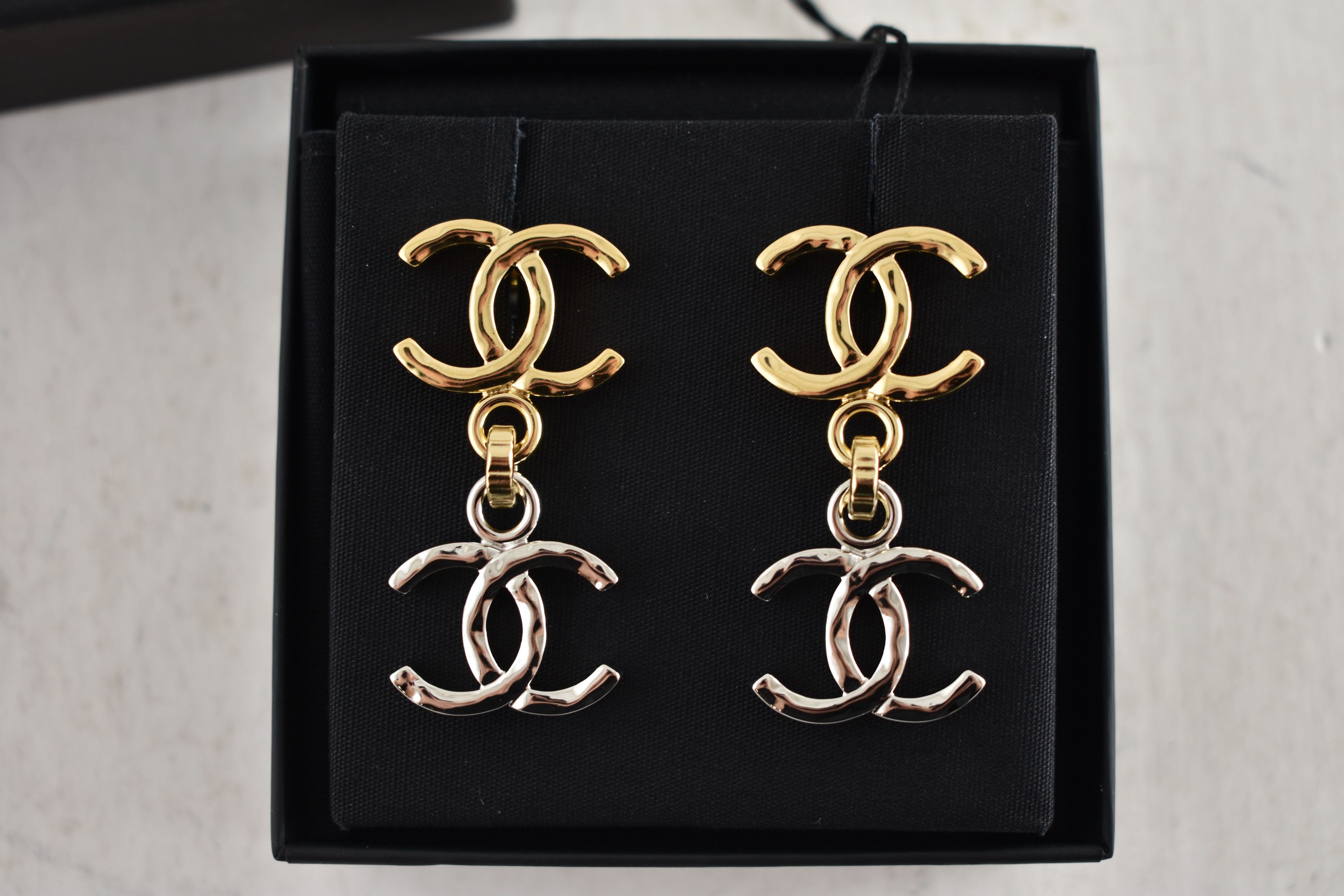 Chanel 26P Silver Mixed Metals XL CC Logo Dangle Drop Earrings Size ONE SIZE - 5 Thumbnail