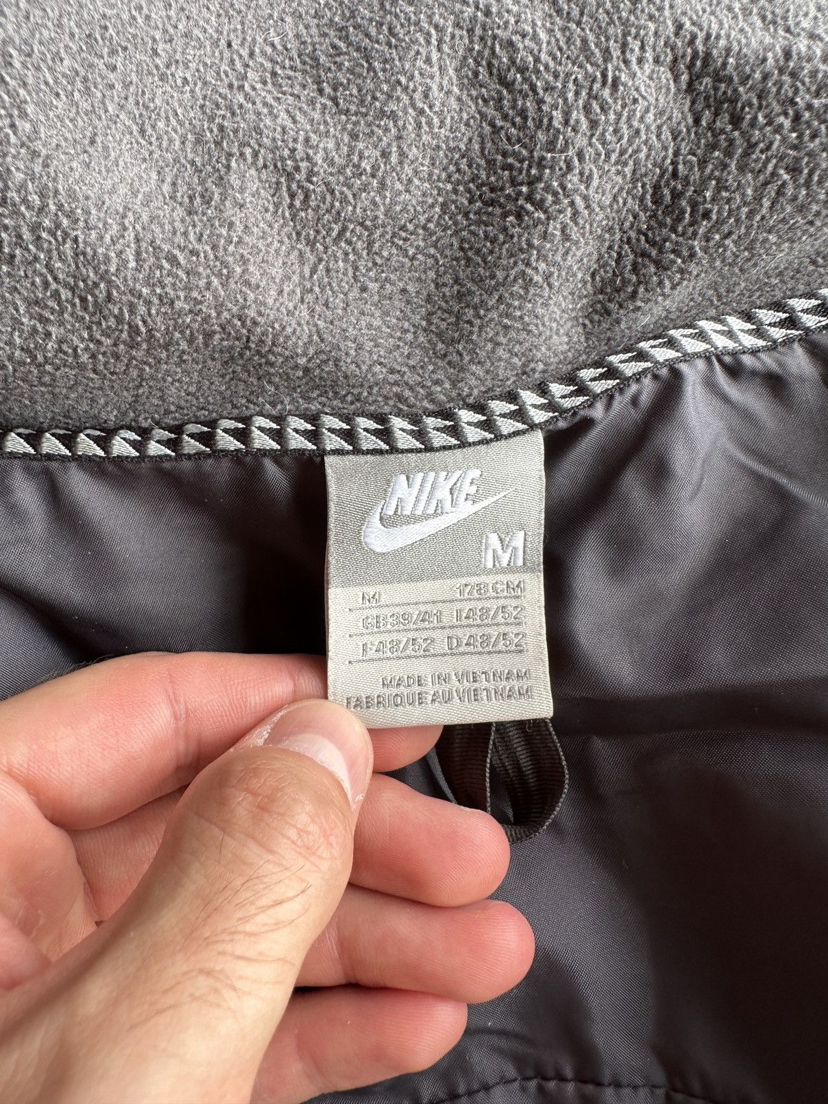 Nike Vintage Y2K Nike Puffer Jacket Big Swoosh 2000s Size US M / EU 48-50 / 2 - 12 Thumbnail