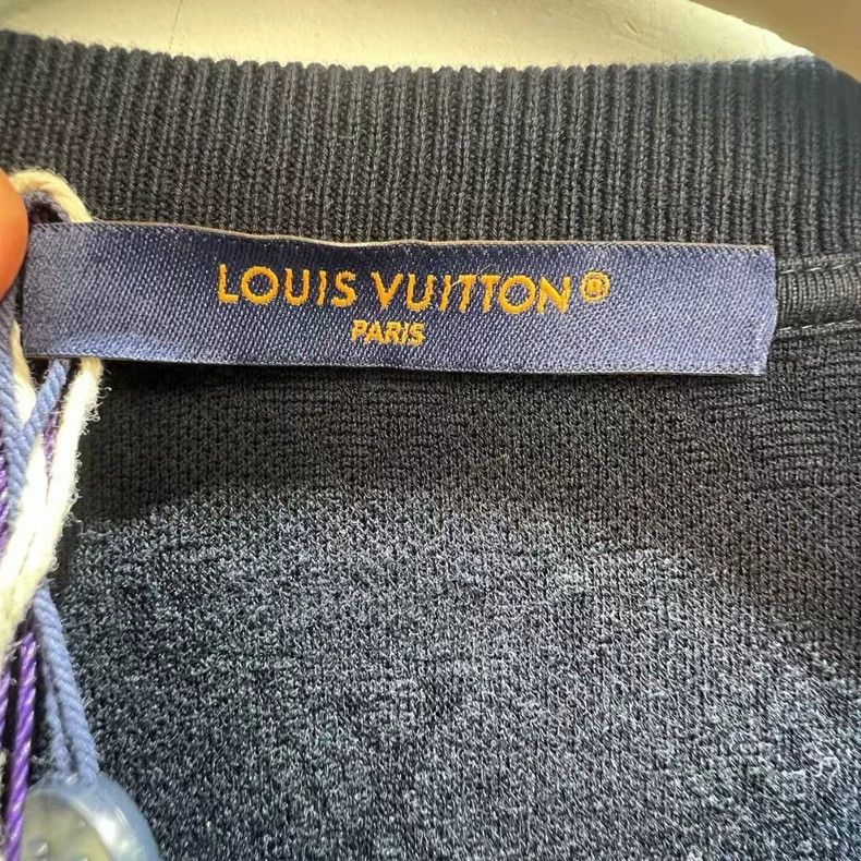 Louis Vuitton Louis Vuitton 24 new short sleeves with Logo printed on th Size US S / EU 44-46 / 1 - 5 Thumbnail