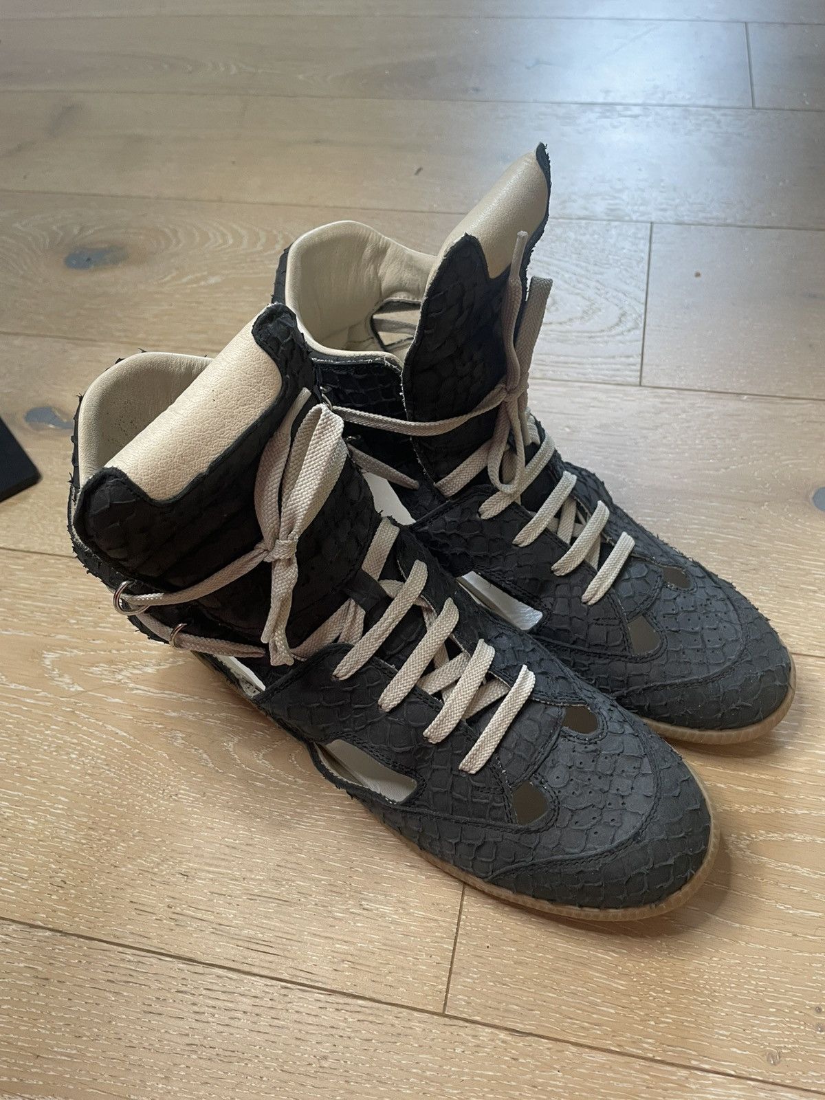 Maison Margiela Maison Margiela High-Top Sneakers – Size 41 Size US 7.5 / EU 40-41 - 3 Thumbnail