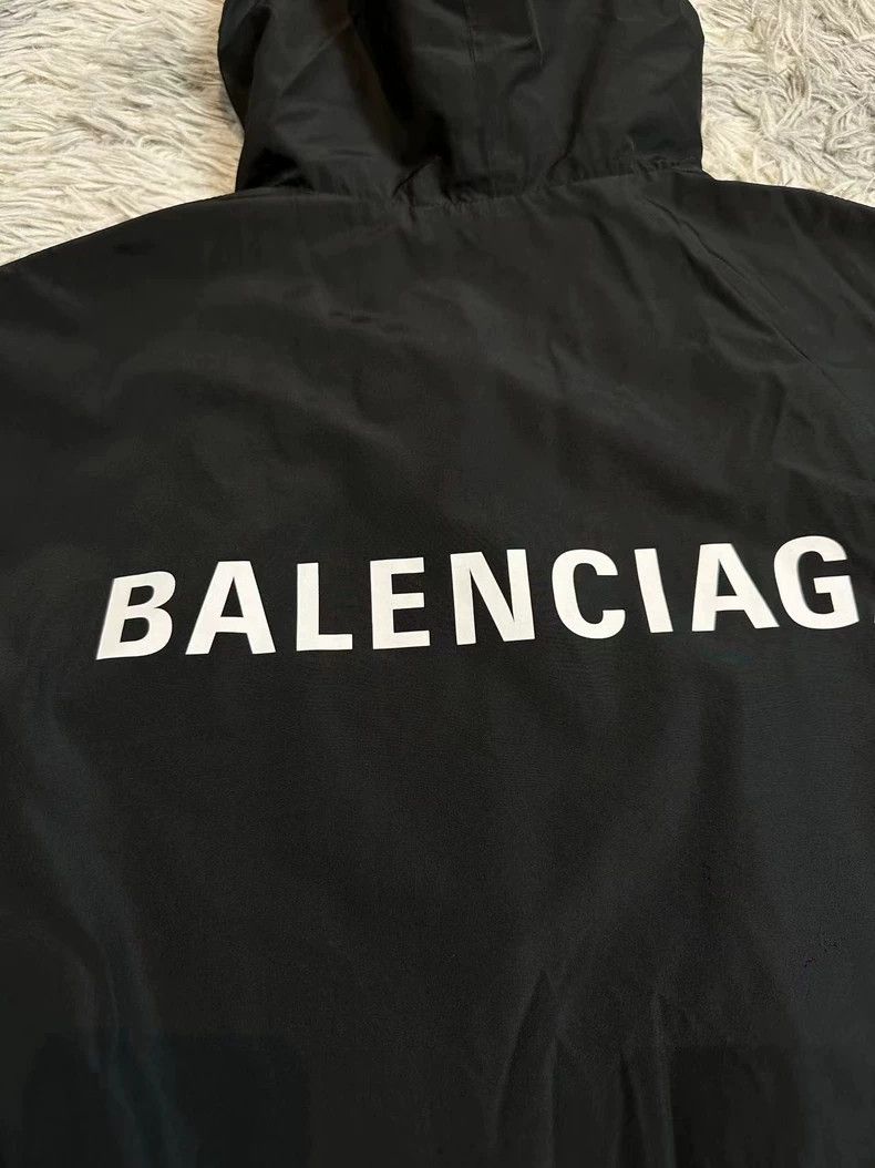 Balenciaga Balenciaga Logo coat behind Size US S / EU 44-46 / 1 - 4 Thumbnail