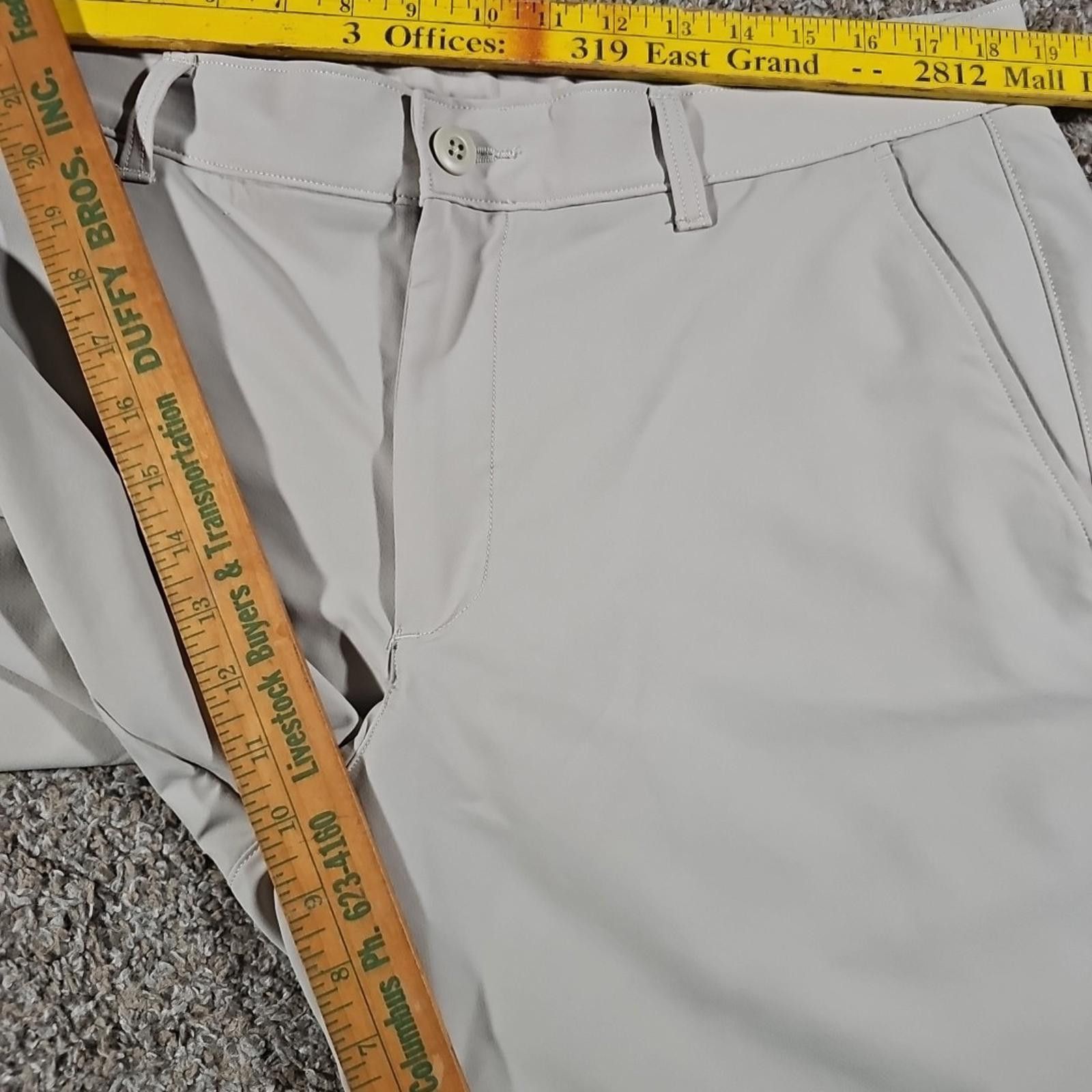 Under Armour Under Armour Men's Tan/Khaki Shorts 38 Golf Chino Shorts UA Size US 38 / EU 54 - 5 Thumbnail
