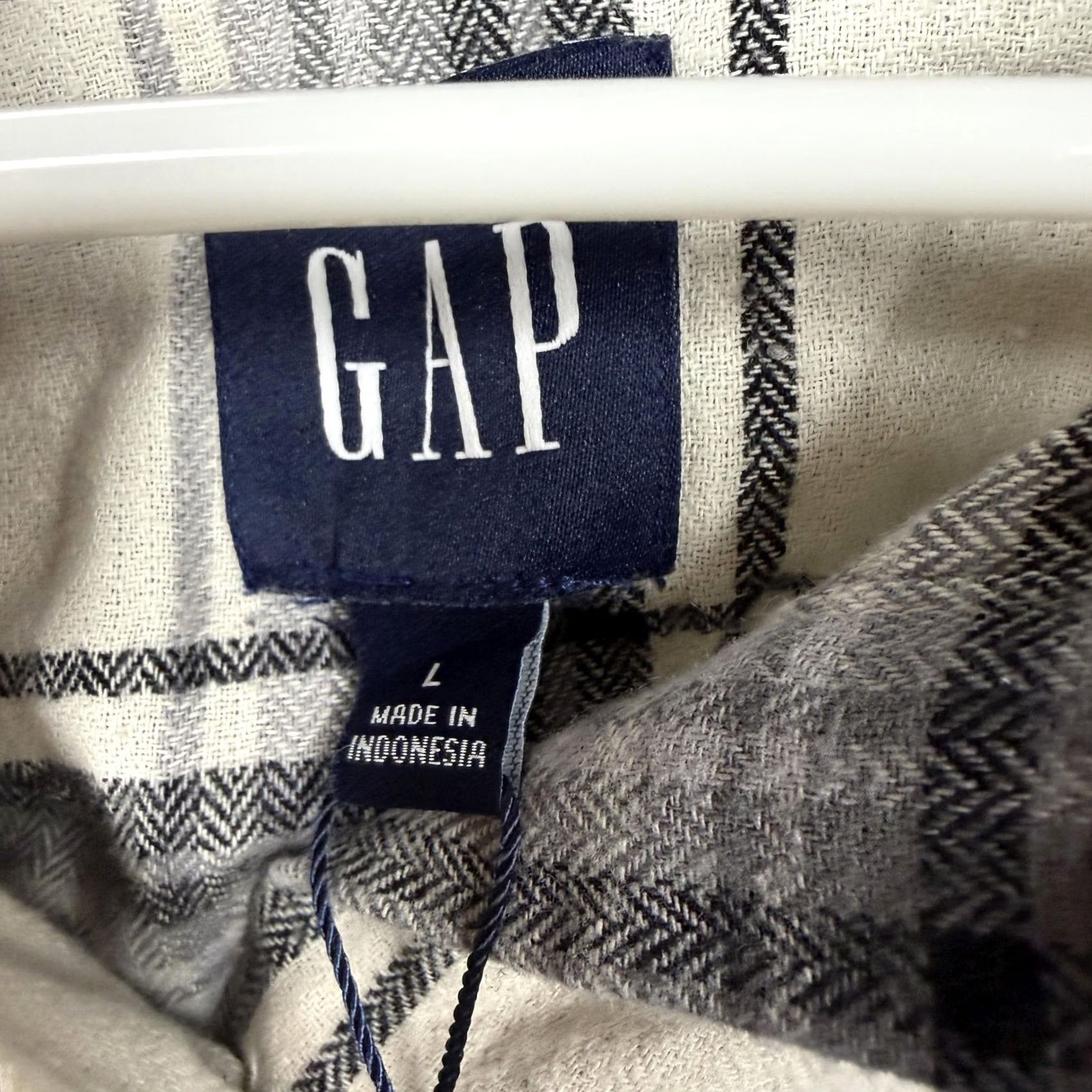 Gap Gap Button Up Shirt L Flannel Plaid Black White Cozy Fall Cabincore Granola Soft Women Button-Up Shirt L Multicolor Plaid Fall Women Size L / US 10 / IT 46 - 7 Thumbnail
