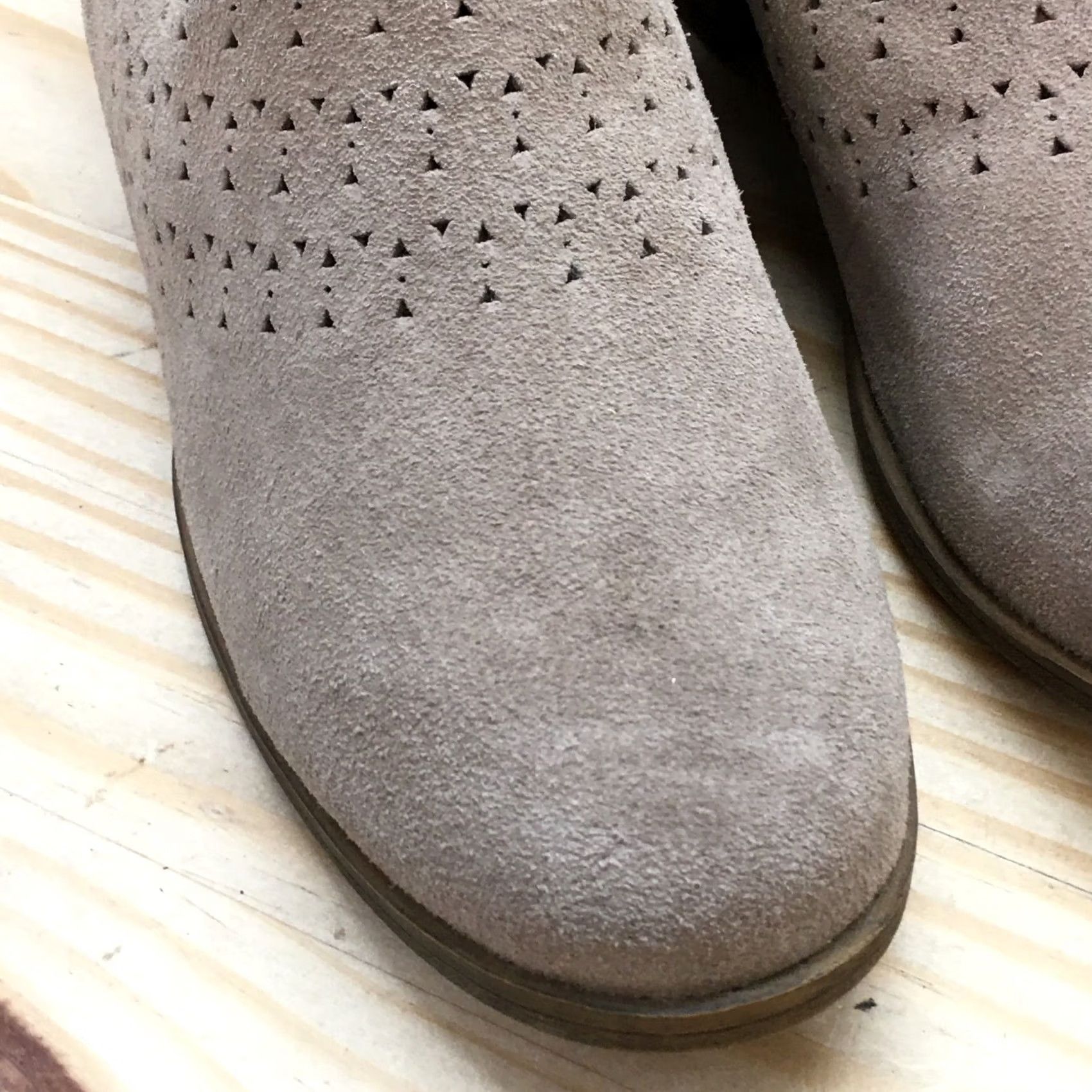Toms TOMS Deia Boots Womens 6.5 Casual Zip Ankle Bootie Brown Suede Heels Size US 7 / IT 37 - 5 Thumbnail