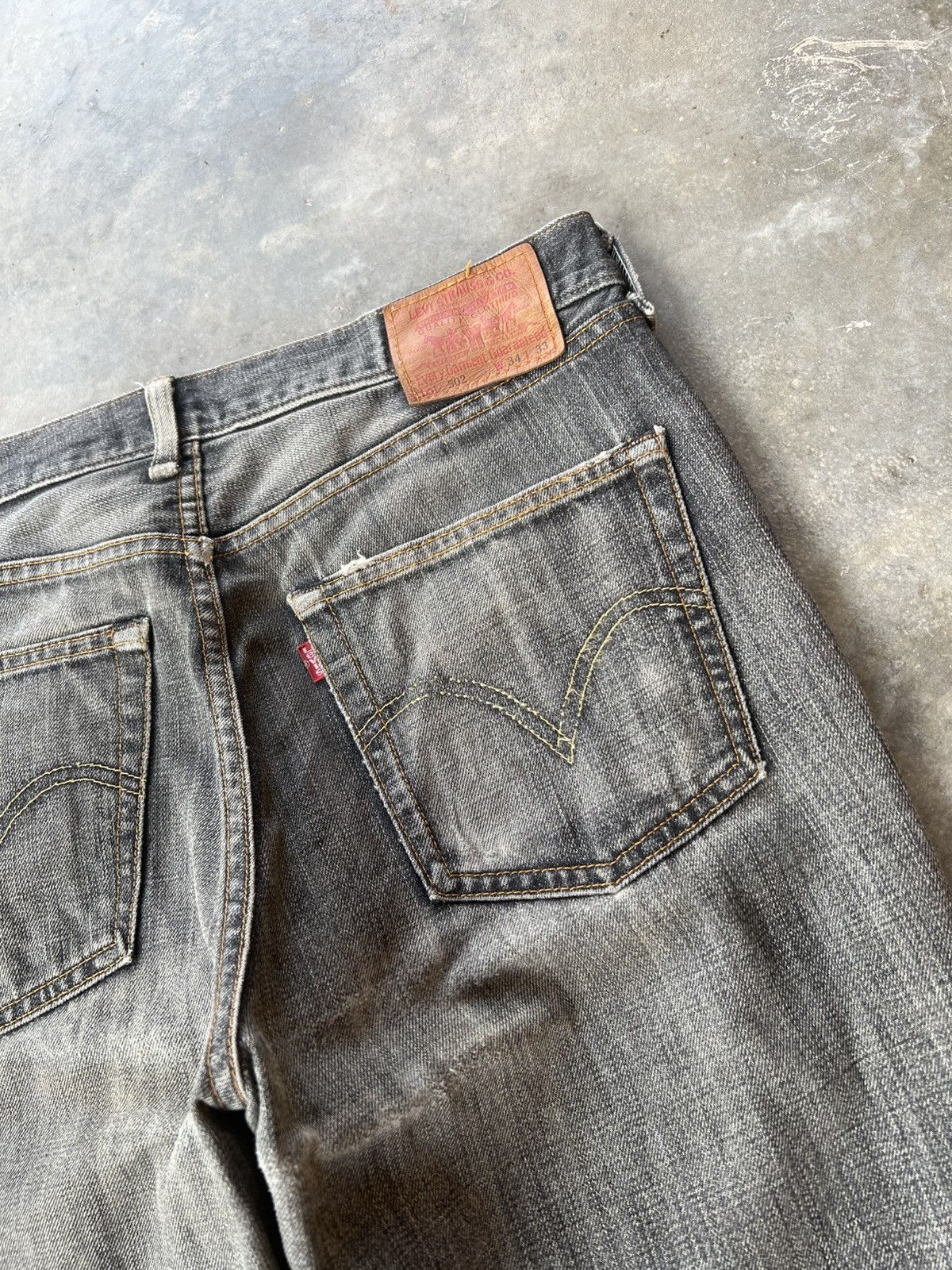 Levi's VINTAGE LEVIS 502 DISTRESS JEAN Size US 32 / EU 48 - 19 Thumbnail