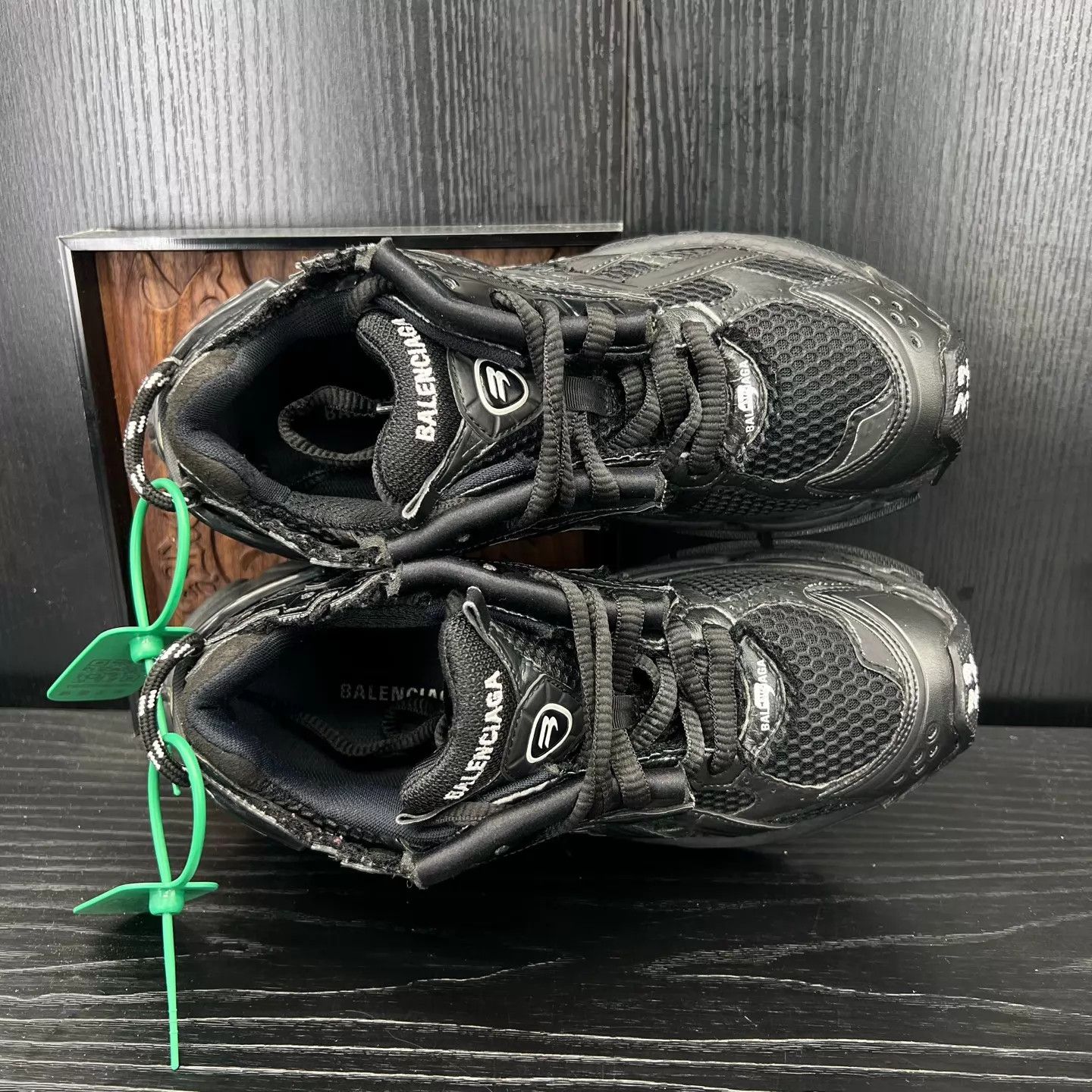 Balenciaga Balenciaga Runner Women's Black 37 Like New Size US 6.5 / IT 36.5 - 7 Thumbnail
