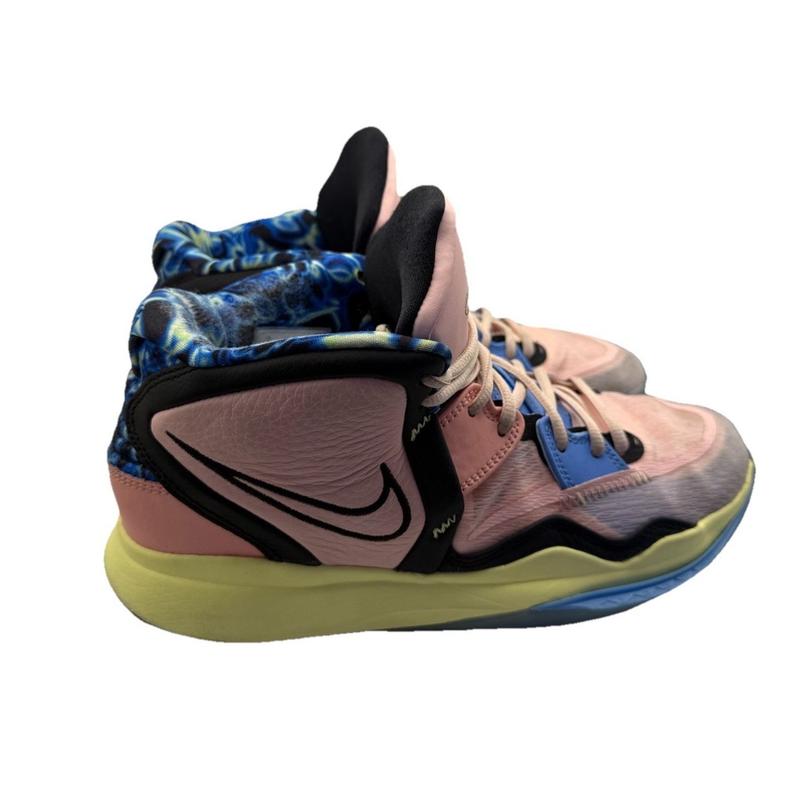 Nike Size 9 - Nike Kyrie Infinity Mid Valentine's Day Size US 9 / EU 42 - 4 Thumbnail