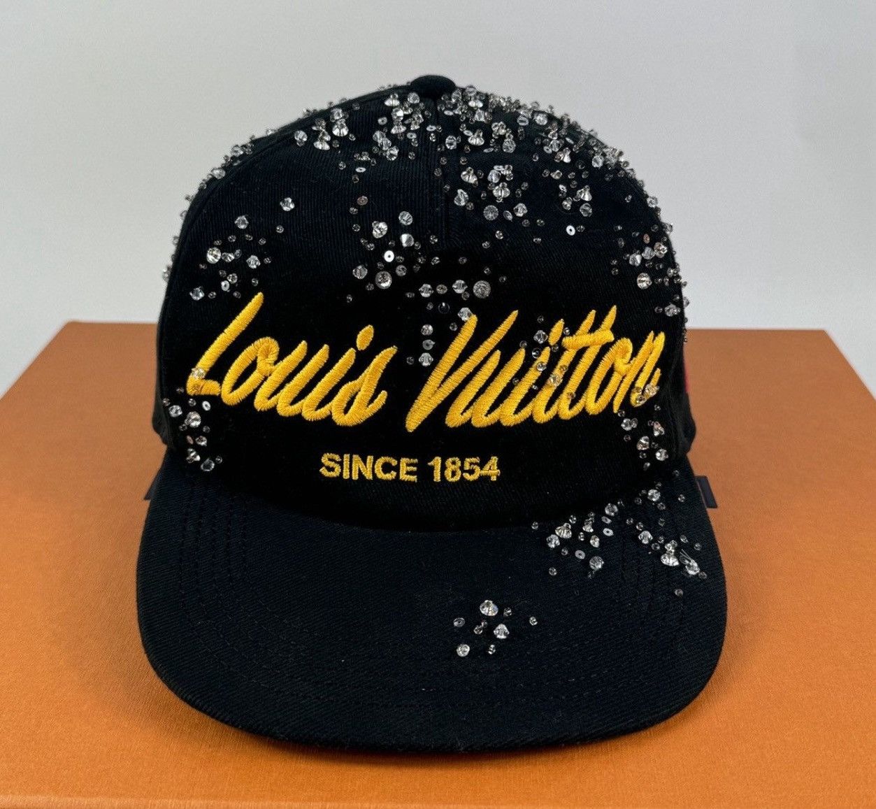 Louis Vuitton SS22 CRYSTAL DETAIL CAP L RARE Size ONE SIZE - 2 Thumbnail