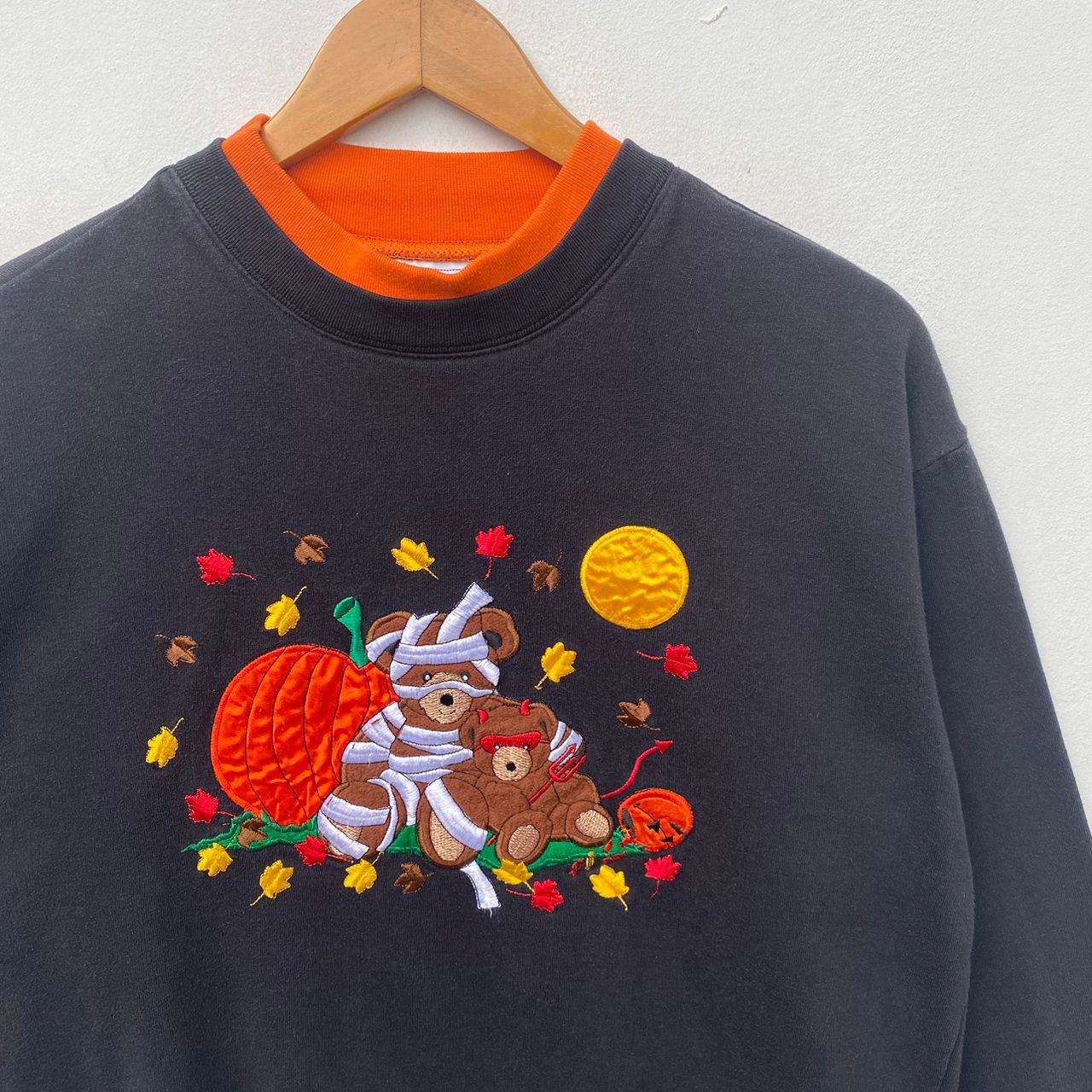 Other BEARS AND PUMPKIN HALLOWEEN SWEATSHIRT LARGE PULLOVER Size US L / EU 52-54 / 3 - 3 Thumbnail