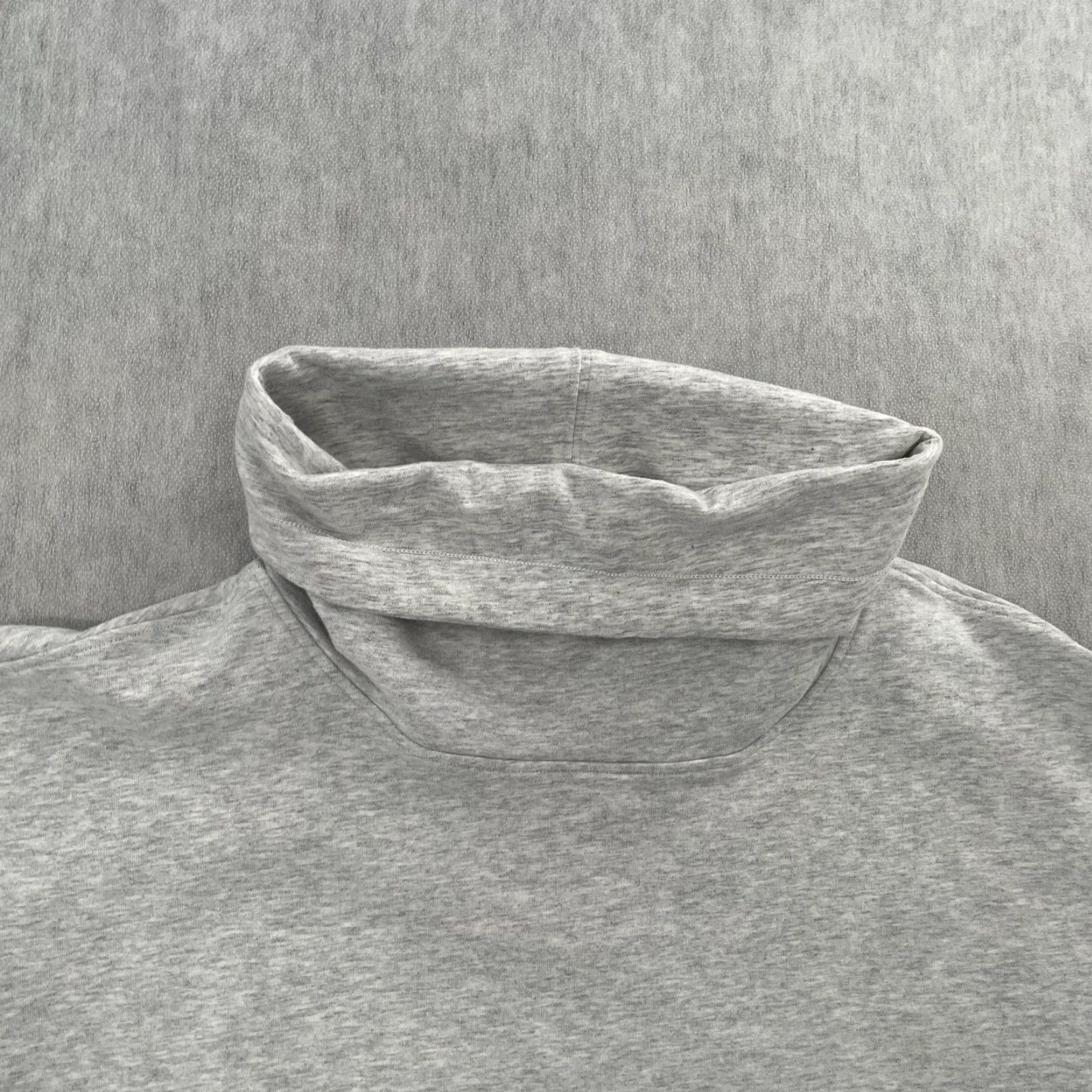 Lululemon Lululemon Sweatshirt Pullover Womens 2 Gray Turtleneck Pockets Logo University College School Sports Size XS / US 0-2 / IT 36-38 - 3 Thumbnail