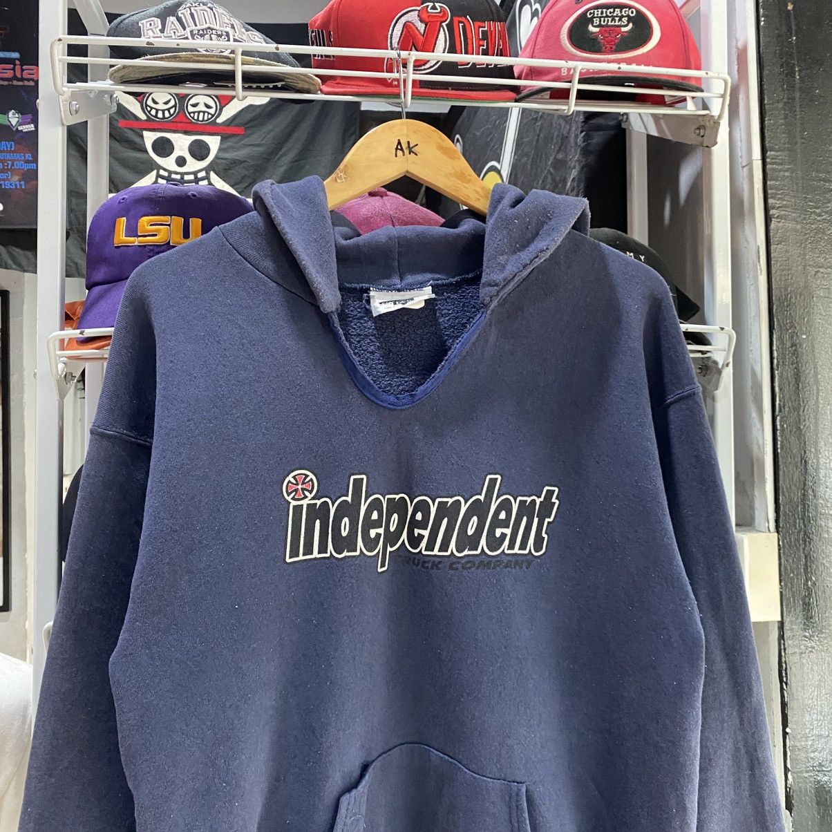 Independent Truck Co. × Vintage VINTAGE 90s INDEPENDENT TRUCK CO HOODIE Size US M / EU 48-50 / 2 - 3 Thumbnail