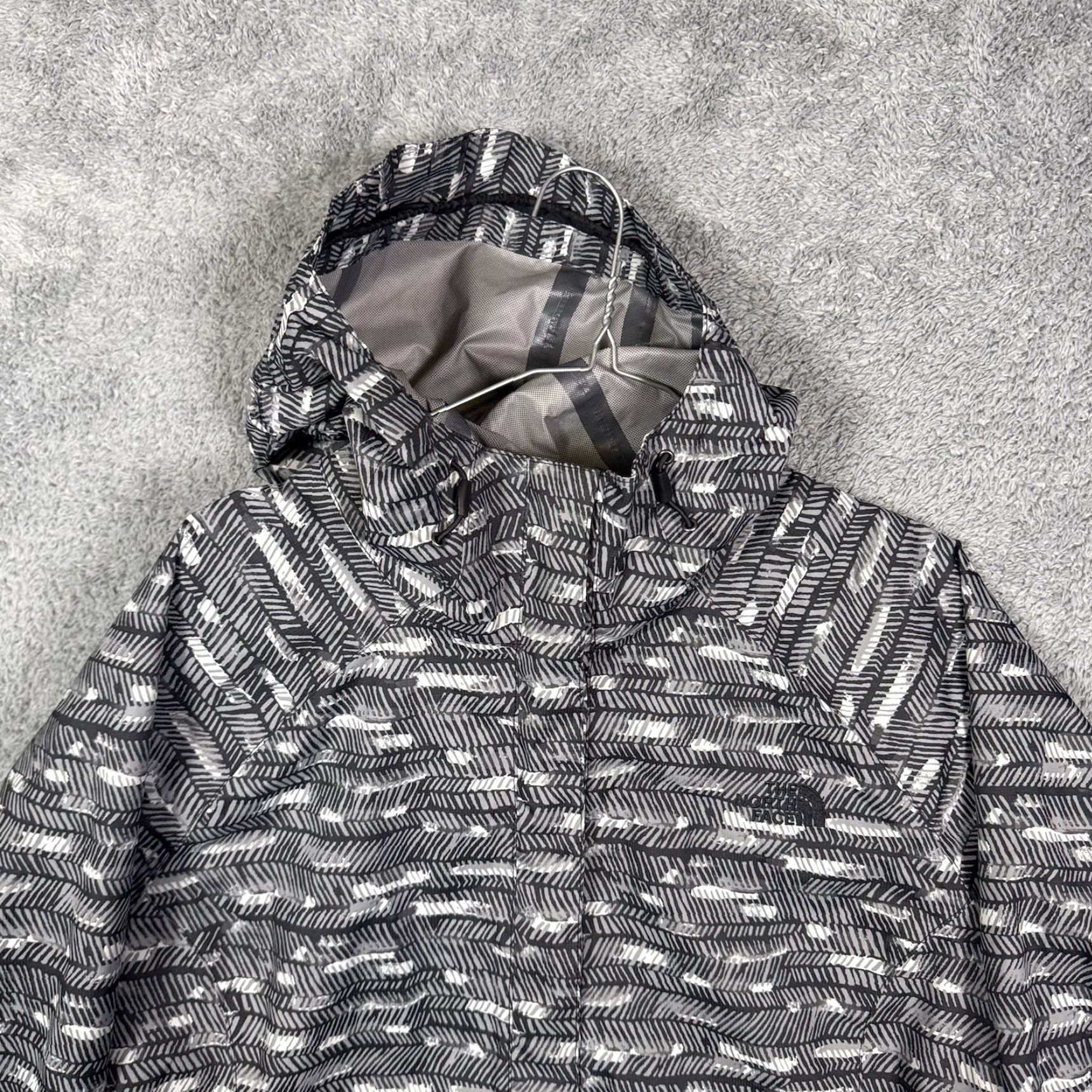 The North Face VINTAGE The North Face Jacket Womens XL Venture Waterproof Taped Seam Hooded Rain Size XL / US 12-14 / IT 48-50 - 4 Thumbnail