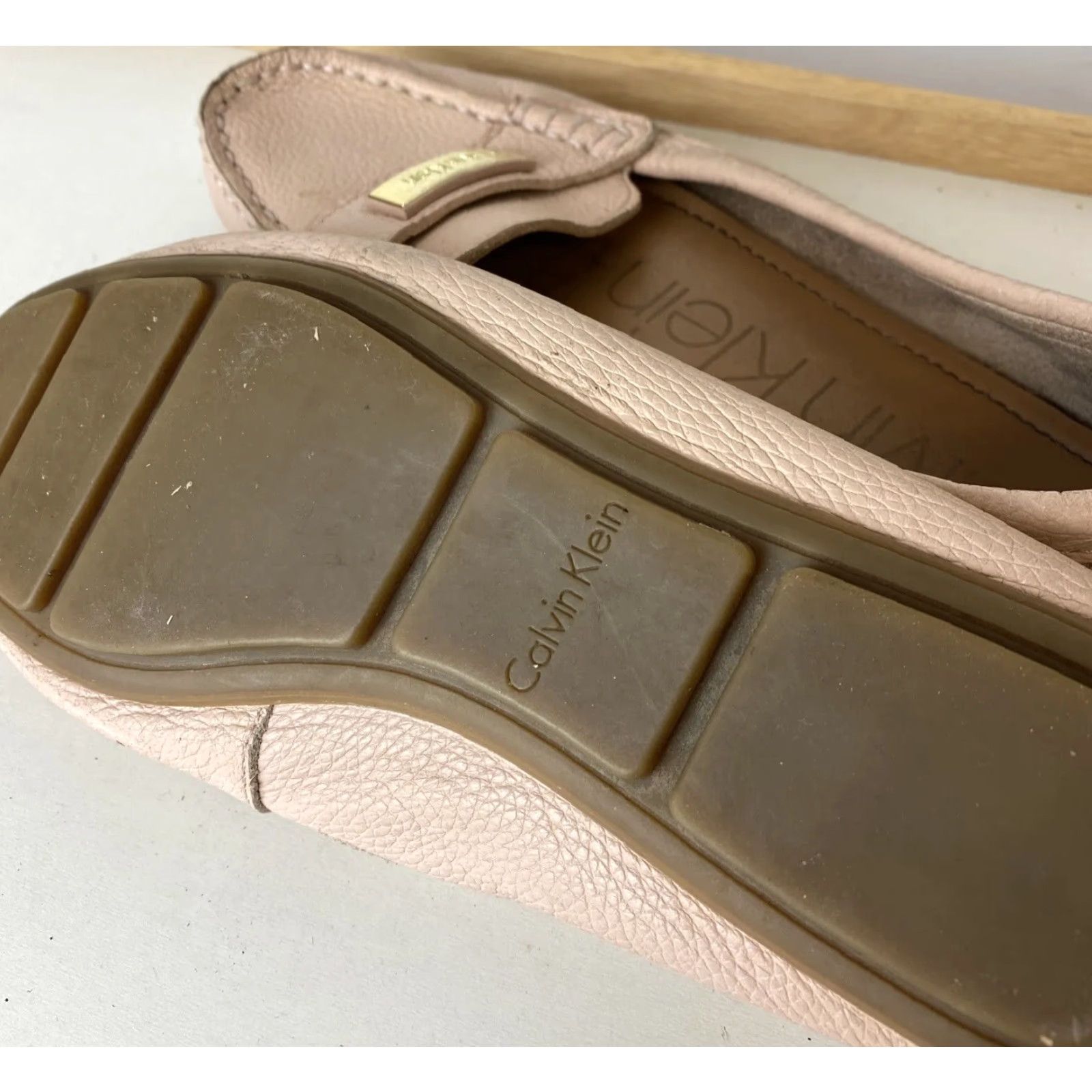 Calvin Klein CALVIN KLEIN Moccasin Loafers Women Blush Pink Leather Pebbled 6.5 US / 36.5 EU — Flat Comfort Shoes, Round Toe, Classic Style, Leta S1 Size US 6.5 / IT 36.5 - 6 Thumbnail