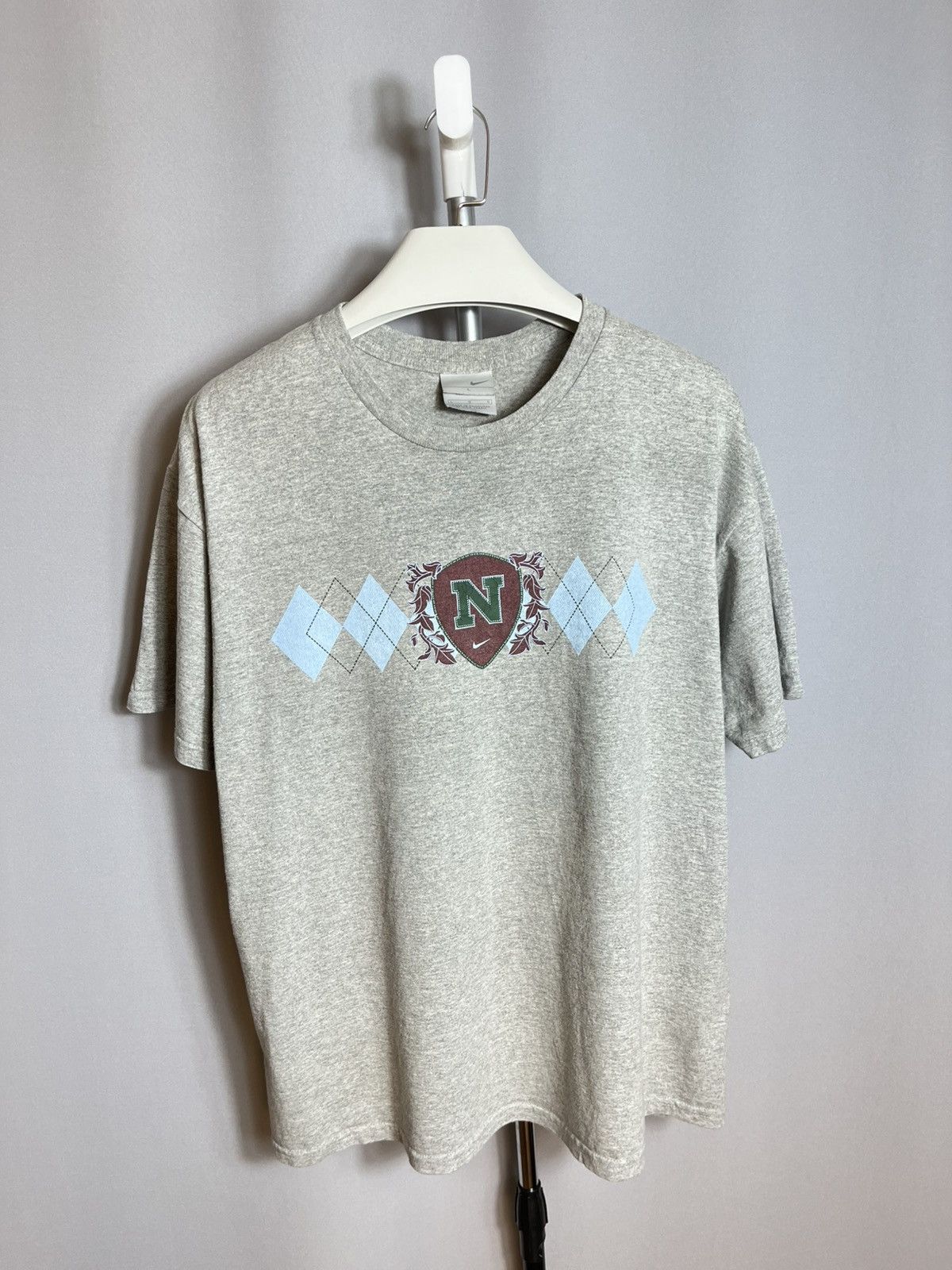 Nike Vintage nike 00s grey short sleeve cotton casual y2k mens Size US L / EU 52-54 / 3 - 1 Thumbnail