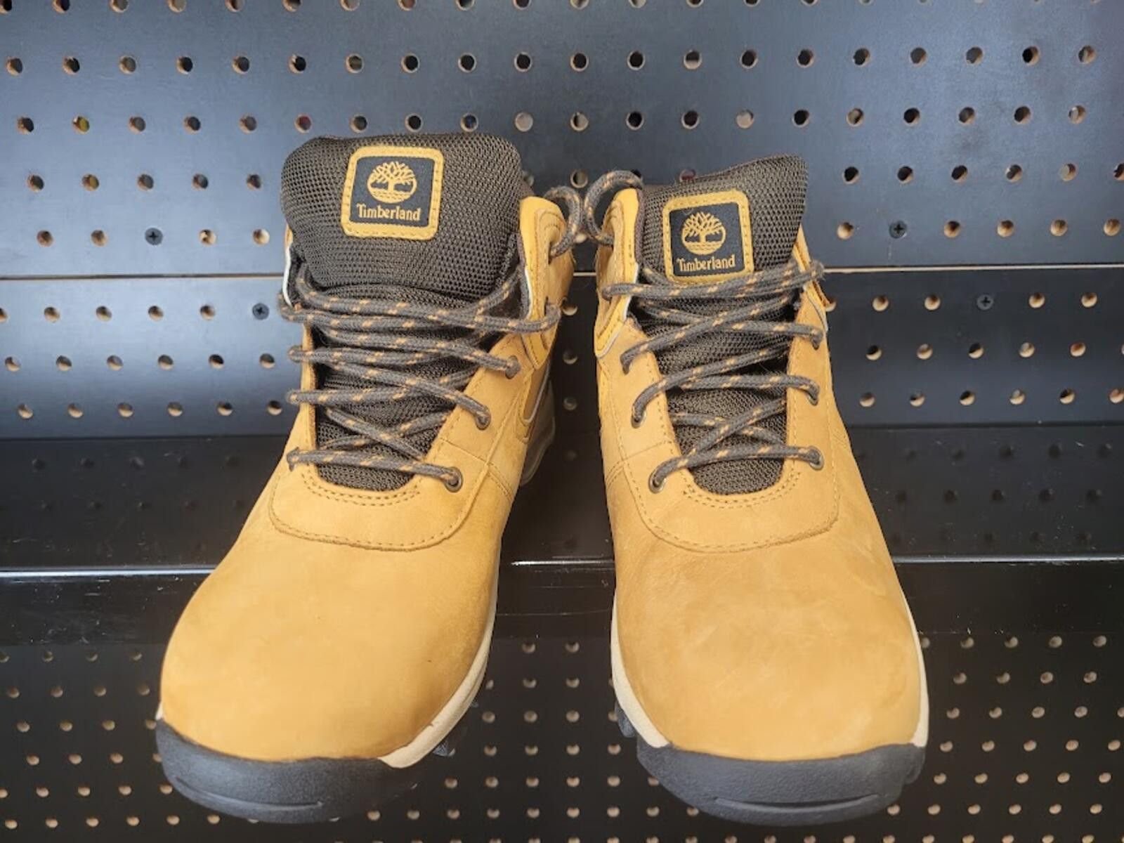 Timberland Timberland Rugged Outdoor Boots - Boys size 5 Size US 5 / EU 37 - 2 Thumbnail
