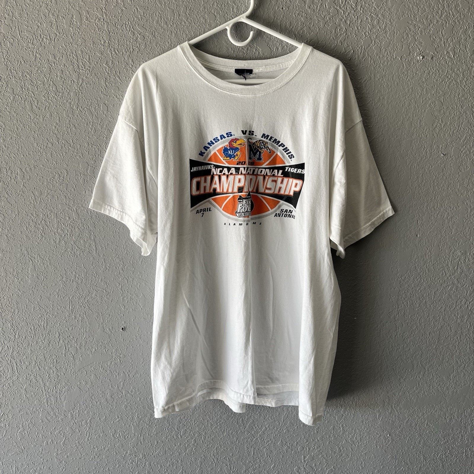 Other 2008 KU Mizzou Final Four Championship White Tshirt Men’s XL Size US XL / EU 56 / 4 - 1 Thumbnail