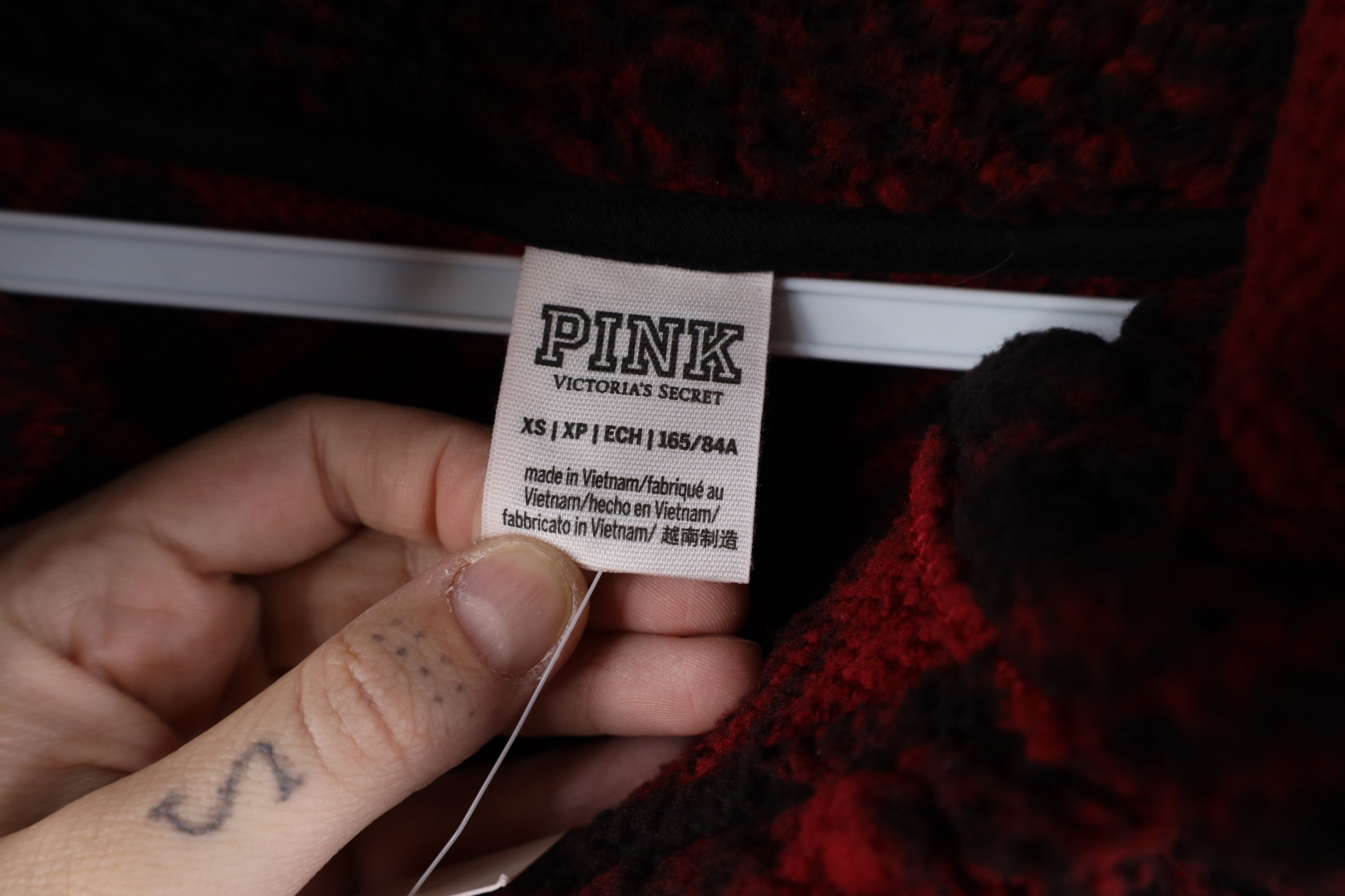 Vintage Deadstock Vintage Y2K Pink Victorias Secret Fleece Hoodie Size XS / US 0-2 / IT 36-38 - 8 Thumbnail