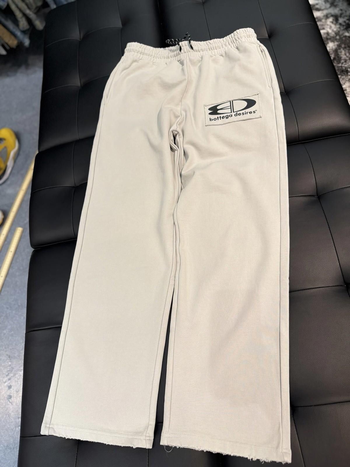Bottega Veneta Bottega Desires Men’s Size Small Sweatpants Grey Size US 30 / EU 46 - 1 Thumbnail