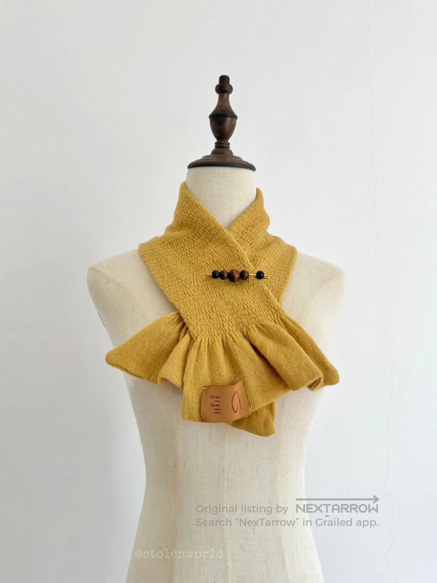 Romeo Gigli soft pleated wool scarf in ginger color. Size ONE SIZE - 1 Thumbnail