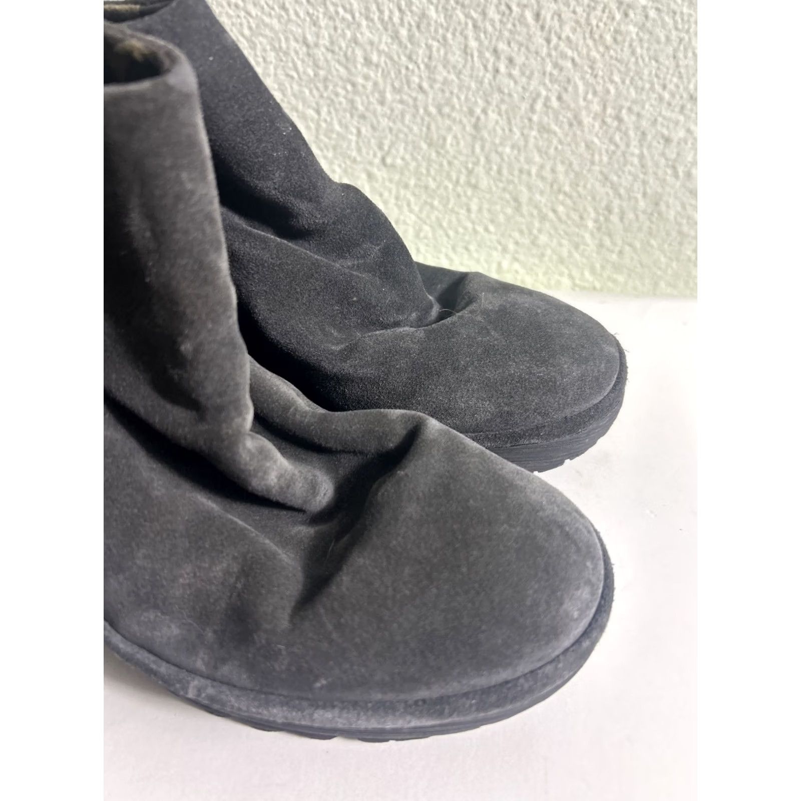 Fly London Fly London Yebi Suede Back Tie Ankle Boots Women’s 39 US 8-8.5 Gray Boots Woman Medium Wedge Ruched Size US 8.5 / IT 38.5 - 4 Thumbnail