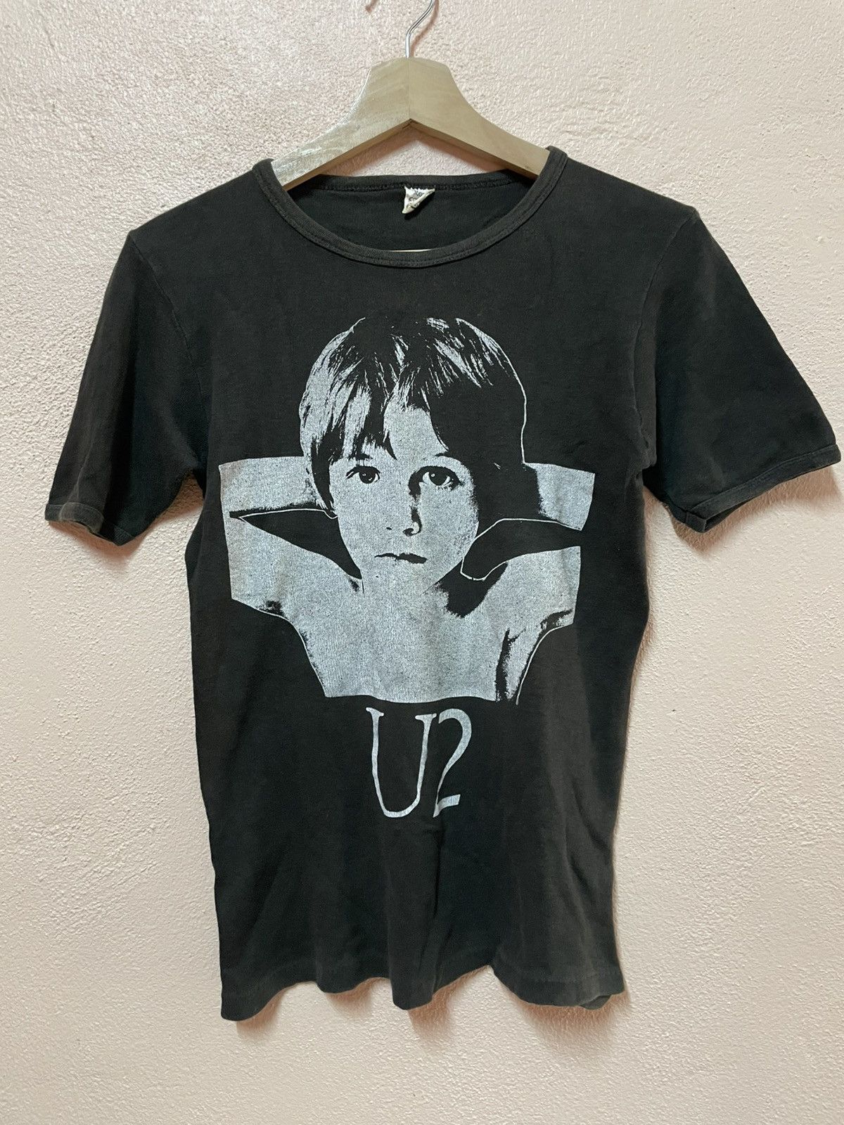 Band Tees Vintage 80’s U2 War Boy T-shirt Promo Made in Portugal sz M Size US M / EU 48-50 / 2 - 2 Thumbnail