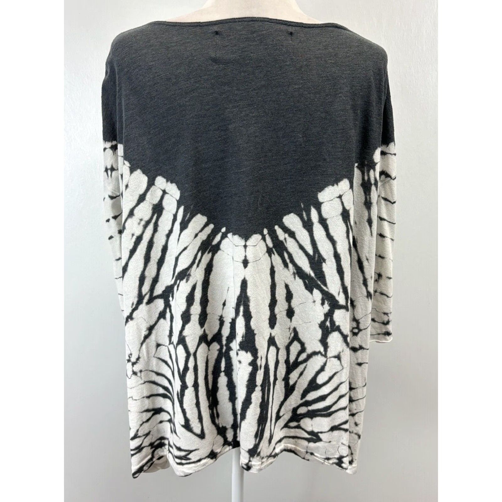 Vintage VINTAGE? No, it's not vintage. We The Free Tie Dye T-Shirt Boxy Oversized 3/4 Sleeve Women Small Boat Neck Black White Shirt S Womens Size S / US 4 / IT 40 - 3 Thumbnail