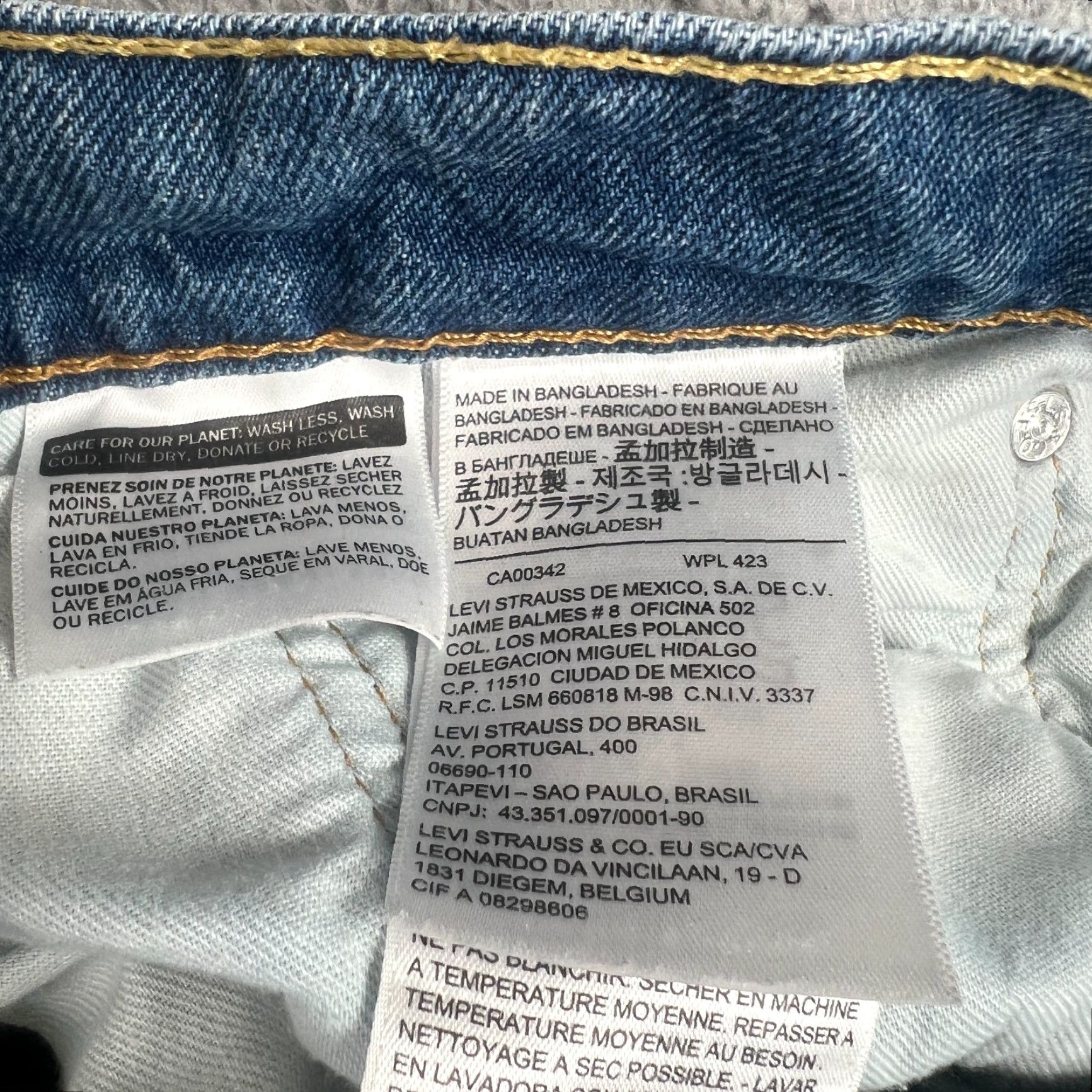 Levi's Levi's 502 Jeans Mens Regular 36x28 Blue Denim Distressed 5-Pocket Stretch Straight Denim Jeans Mens Regular Blue Distressed Levi's 502 Size US 36 / EU 52 - 6 Thumbnail