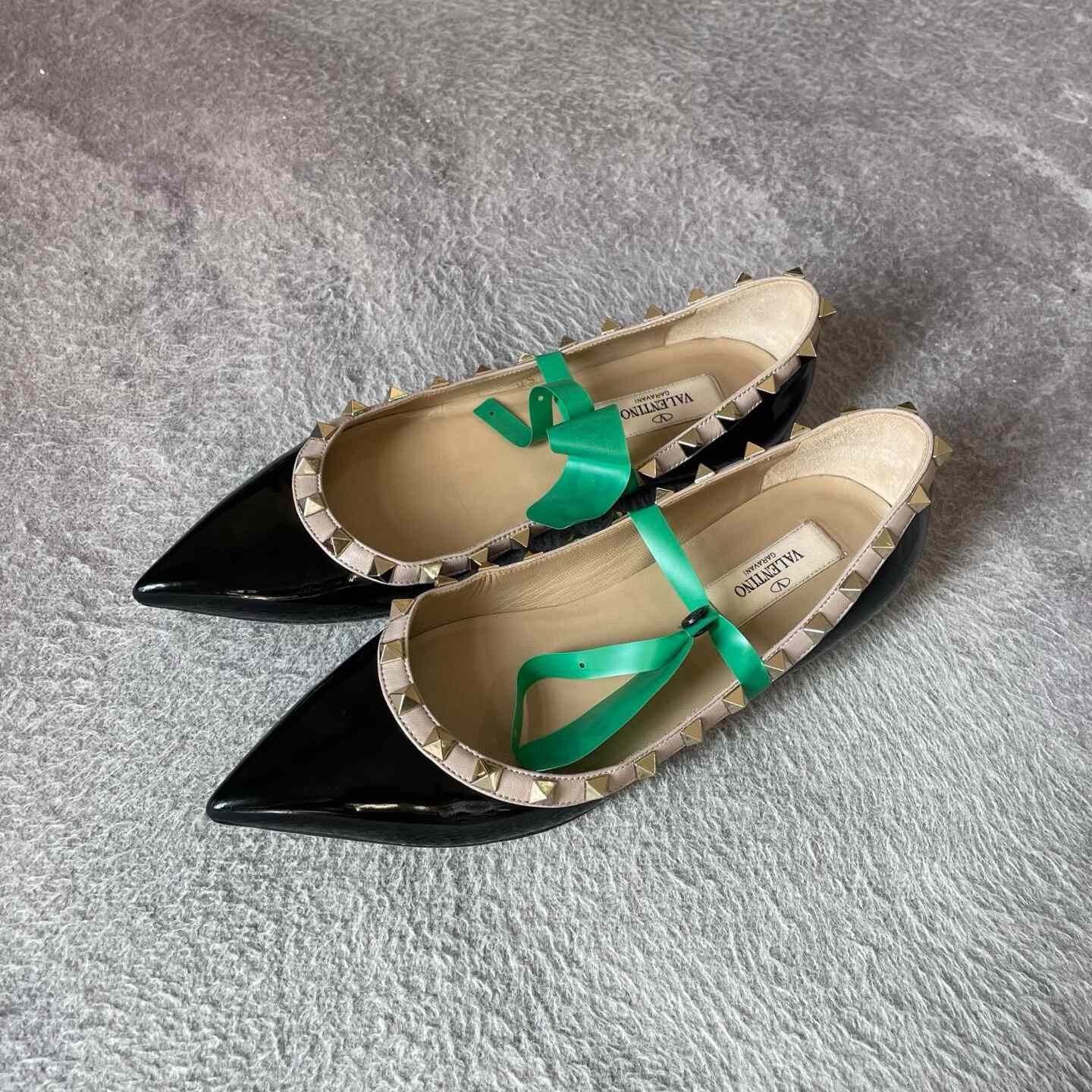 Valentino Valentino Black Lowtop Sneakers S Women Size US 6 / IT 36 - 1 Thumbnail