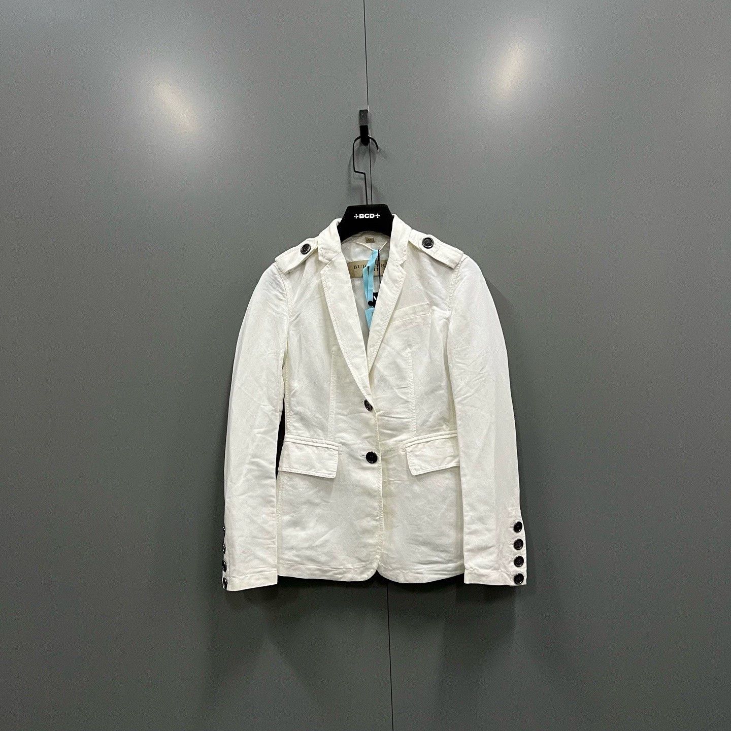 Burberry Burberry White Outerwear Jacket Size US S / EU 44-46 / 1 - 1 Thumbnail