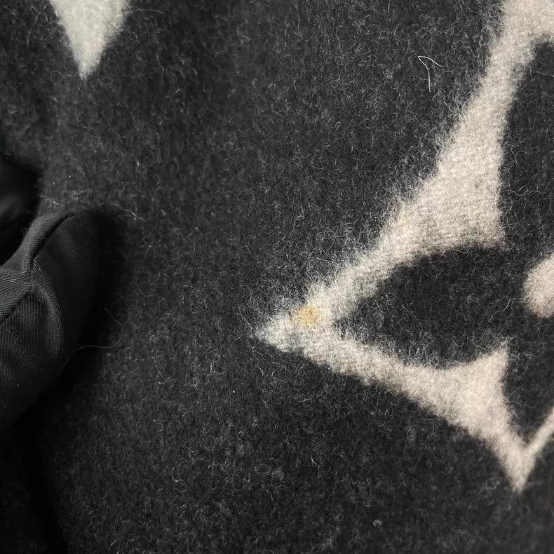 Louis Vuitton Louis Vuitton Reykjavik black and grey two-sided color-blo Size ONE SIZE - 7 Thumbnail