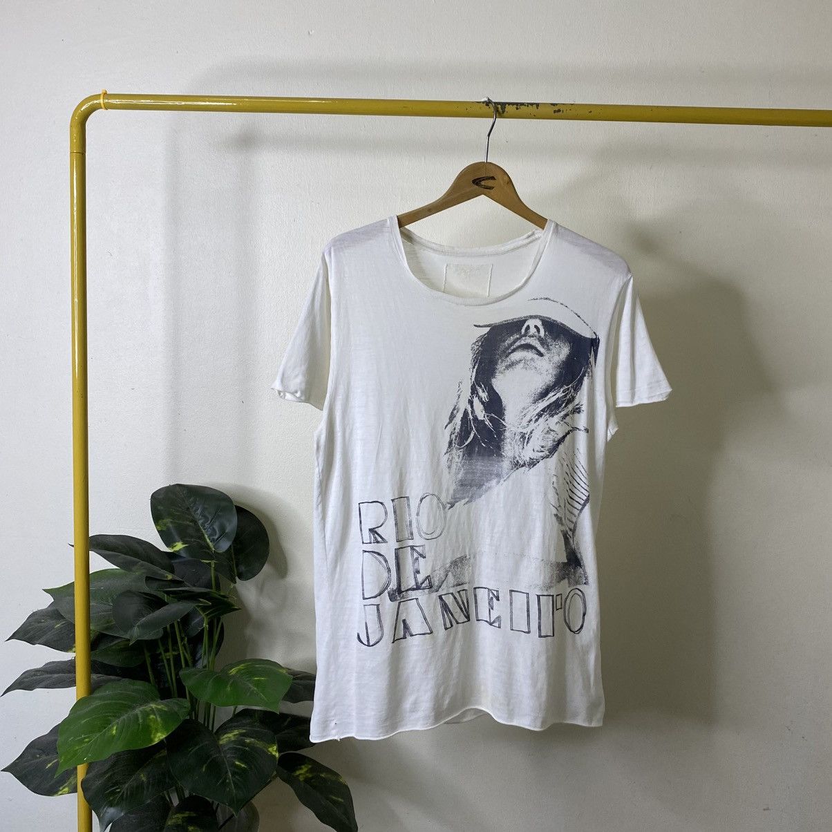 Rogan Rogan Rio De Janeiro Sexy Woman Graphic Hysterics Style Tee Size US L / EU 52-54 / 3 - 1 Thumbnail
