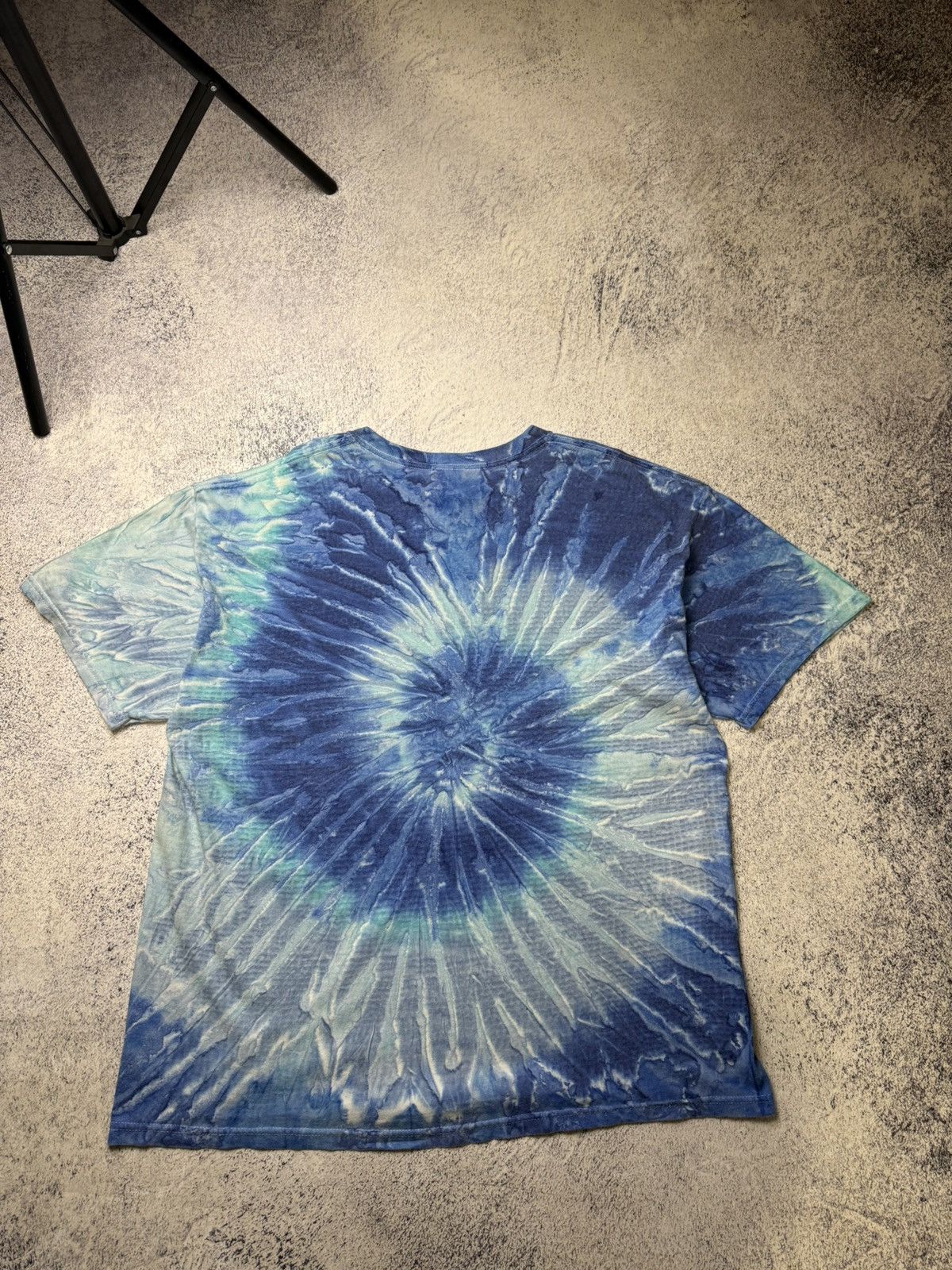 Vintage Vintsge Shark Bite Me Tie Dye Graphic T-Shirt Puff Print All Size US XL / EU 56 / 4 - 18 Thumbnail