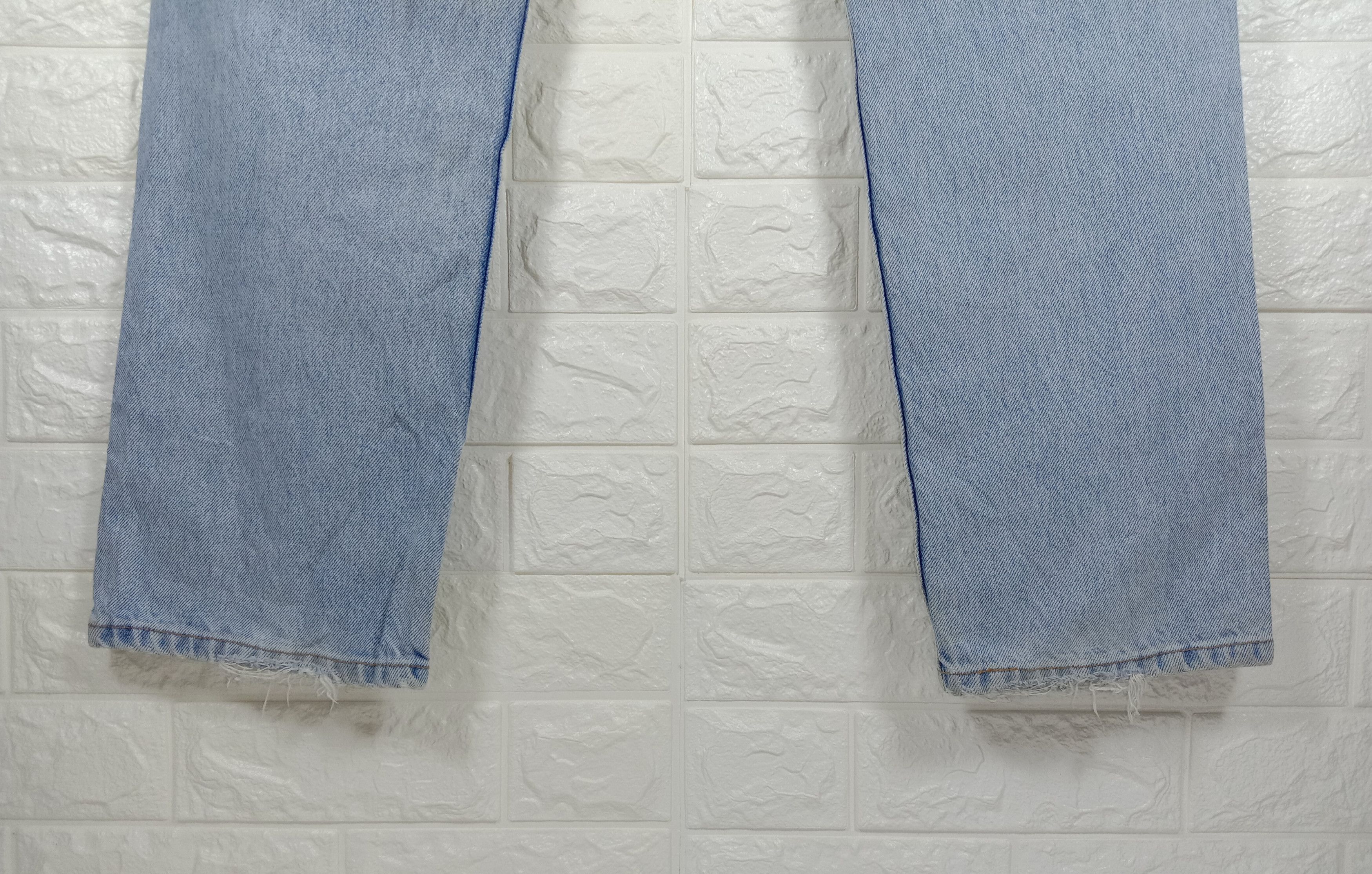 Levi's Vintage Levi’s 505 Ripped Jeans Regular Fit Light Wash Denim Size US 33 - 8 Thumbnail