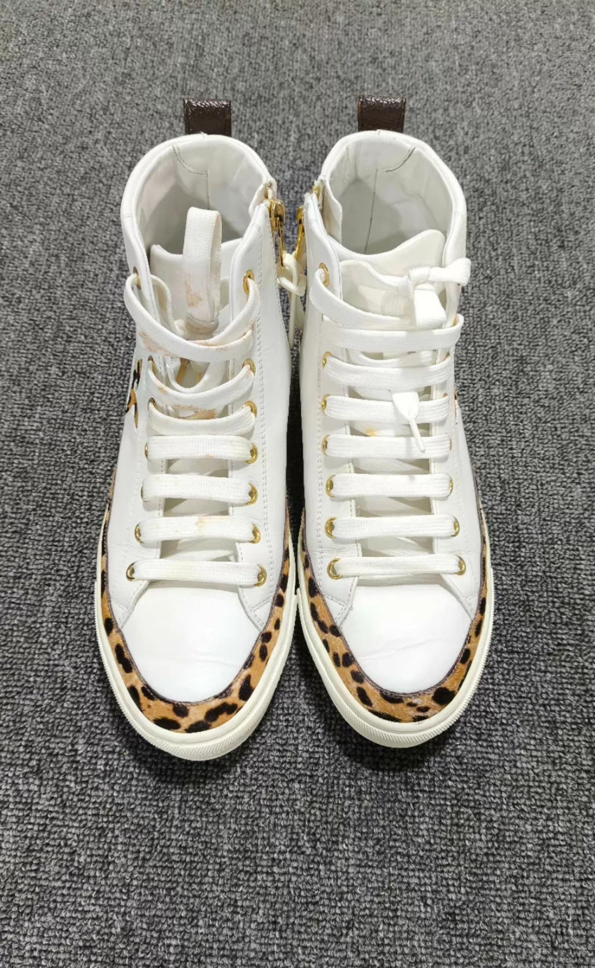 Louis Vuitton LV Women's White Leopard Print Logo High Top 37.5 Size US 7 / IT 37 - 2 Thumbnail