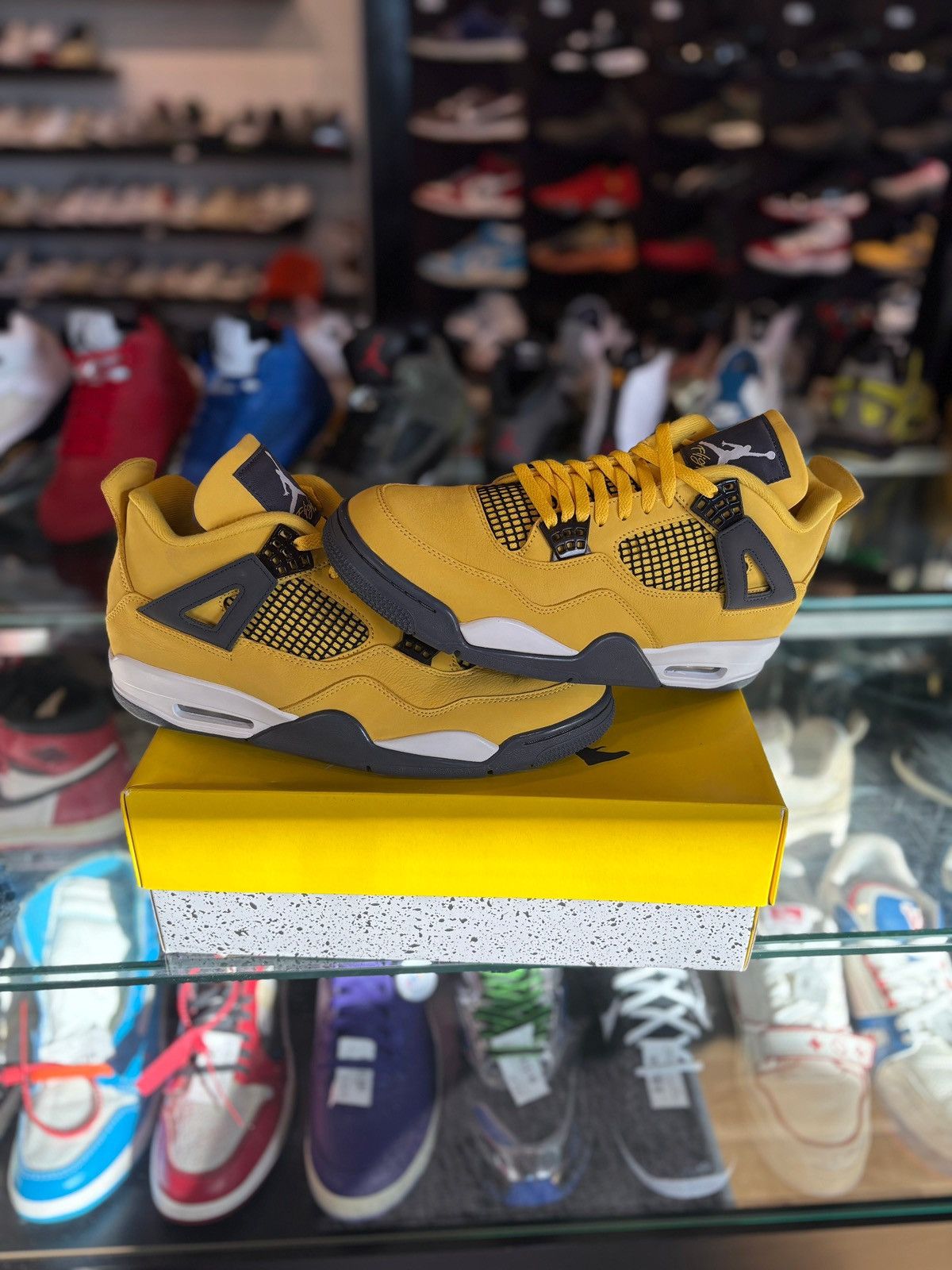Jordan Brand Jordan 4 ‘Lightning’ DS OG All size 11 Size US 11 / EU 44 - 1 Thumbnail