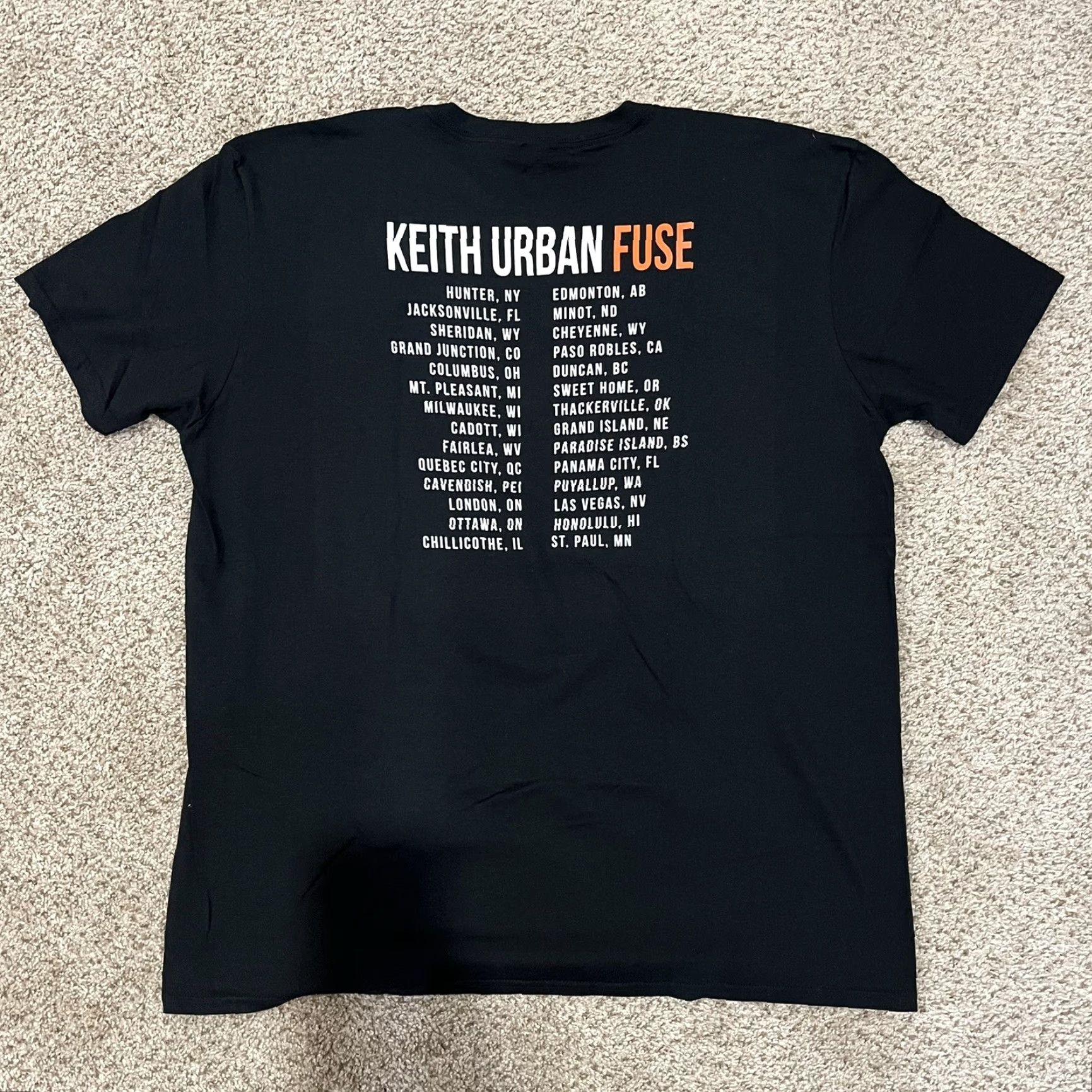Gildan **Keith Urban Fuse Tour Black XL Concert T-Shirt Country Music Gildan** User: **Black XL Keith Urban Fuse Tour Concert T-Shirt Country Music Gildan** Size US XL / EU 56 / 4 - 4 Thumbnail