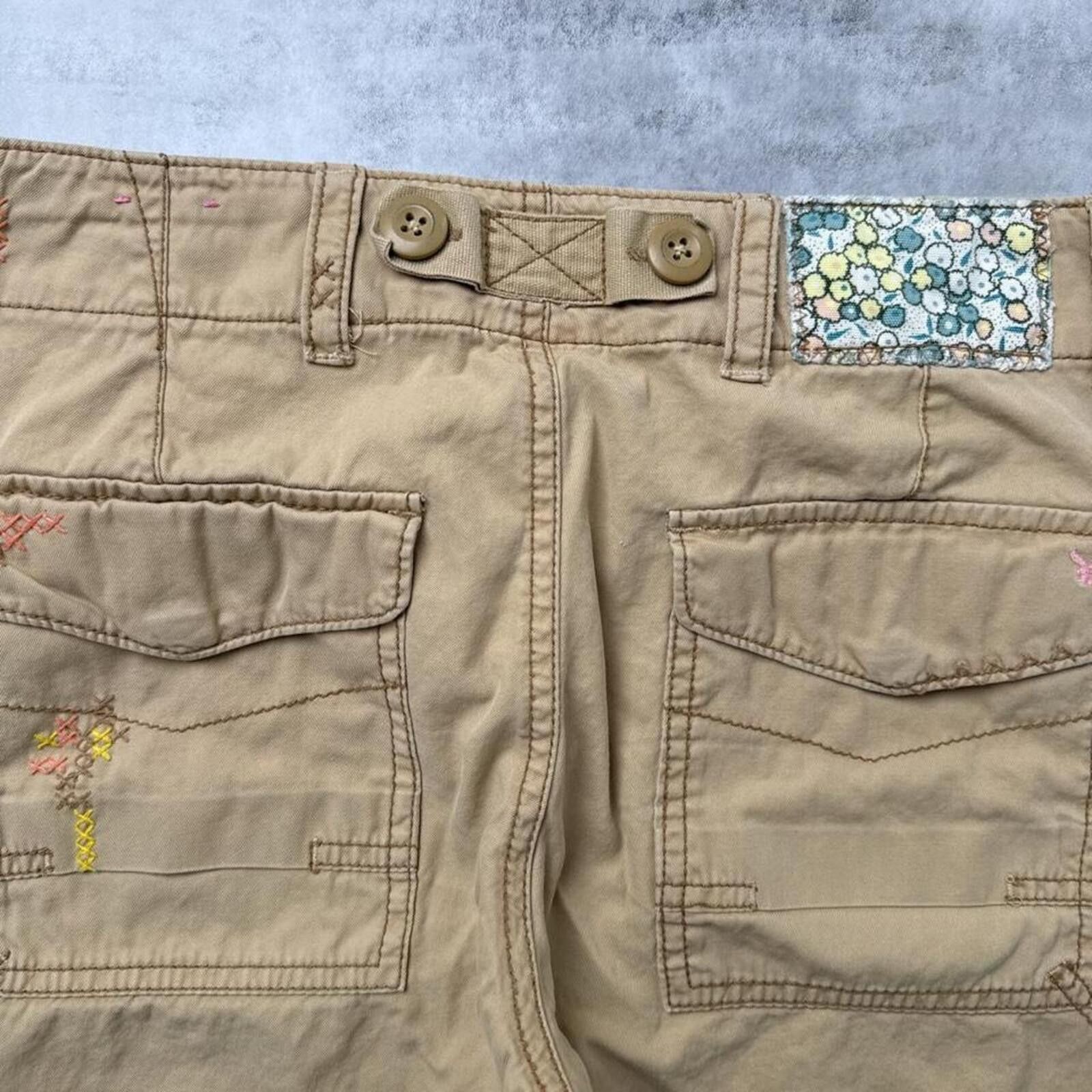 American Eagle Outfitters Y2K American Eagle 00s Beige Khaki Shorts Size 27" / US 4 / IT 40 - 8 Thumbnail