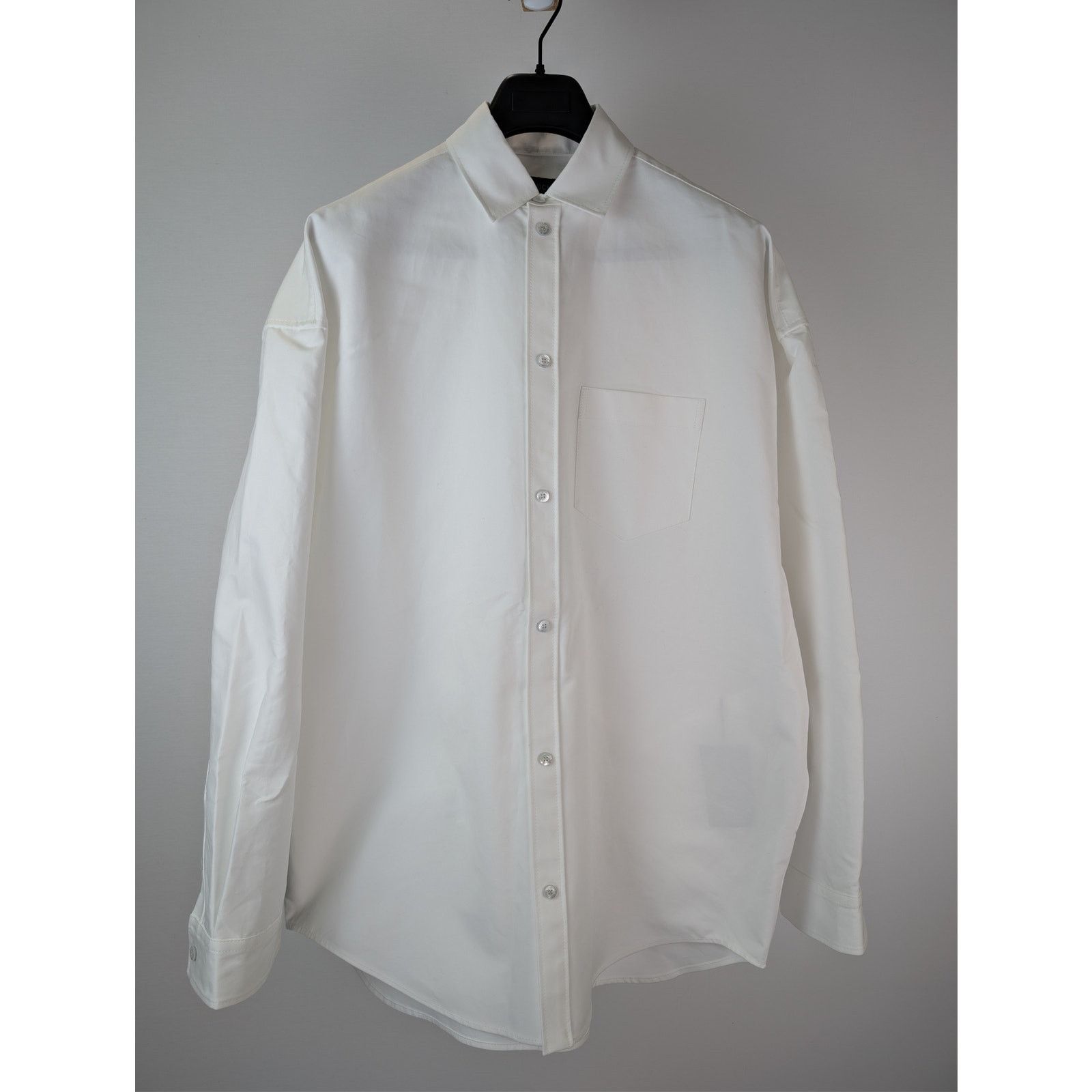 Balenciaga o1rshd1 Cotton Poplin Long-Sleeved Outerwear Shirt in White Size US XS / EU 42 / 0 - 2 Thumbnail