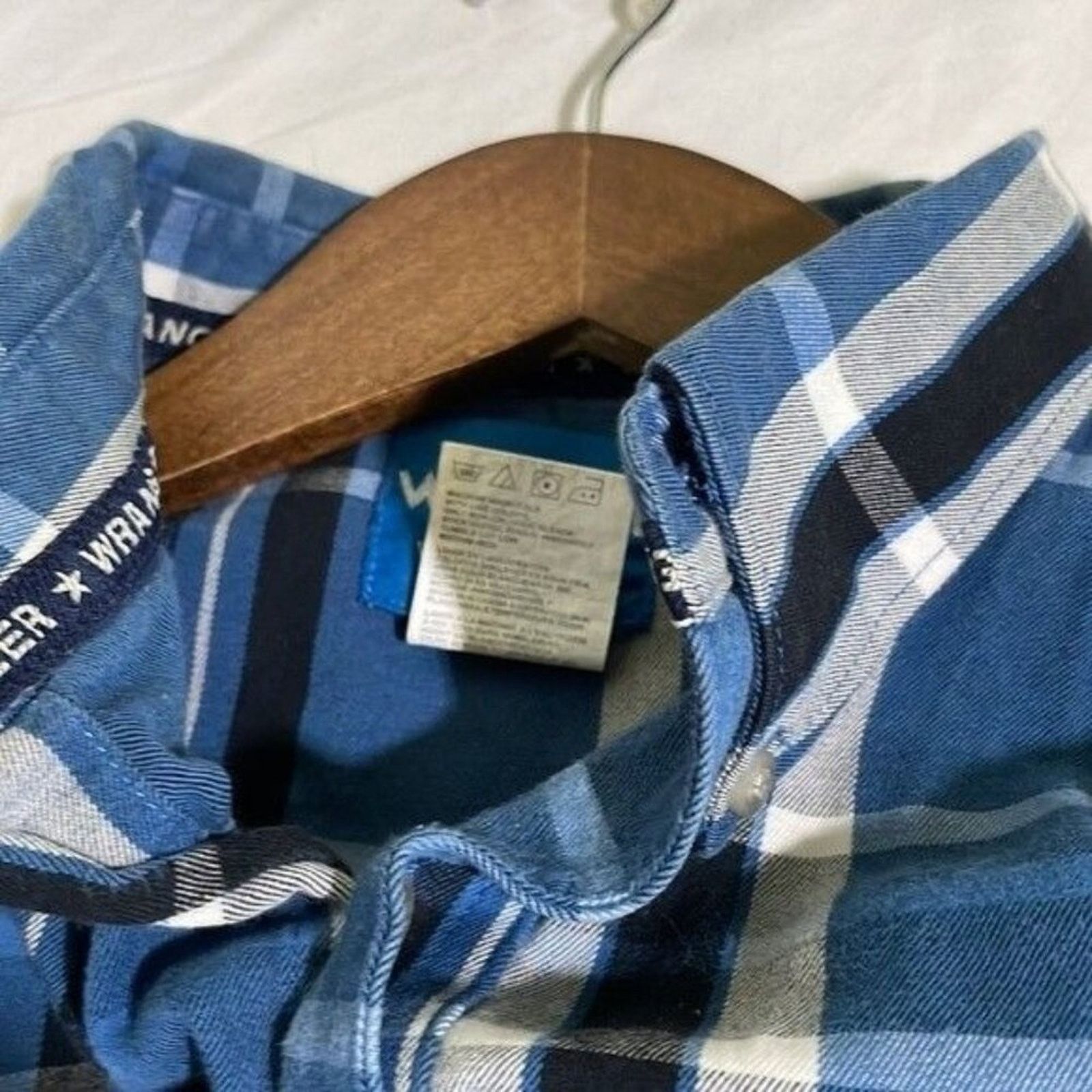 Wrangler Wrangler Mens Blue Plaid Flannel Button Down SIze XL Size US XL / EU 56 / 4 - 7 Thumbnail