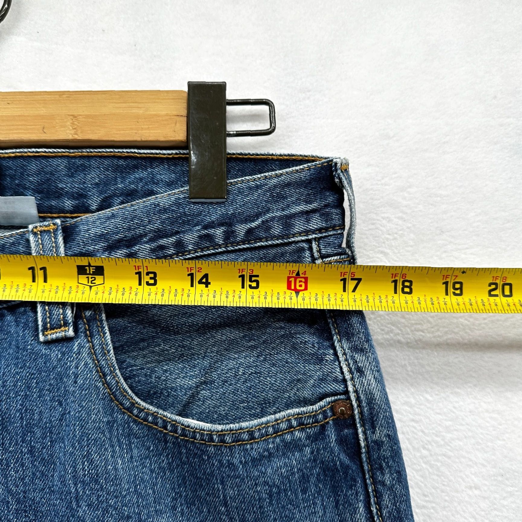 Levi's VINTAGE Levi's 501 Jeans Button Fly Denim Blue Straight Leg 34x32 Men Regular Belt Loops Leather Logo USA 501 Series Size US 34 / EU 50 - 6 Thumbnail