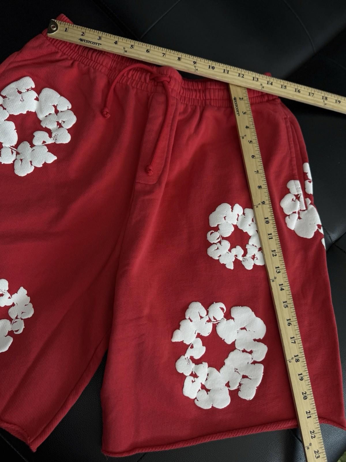 DENIM TEARS Denim Tears Cotton Wreath Shorts Red |BRAND NEW (Large) Size US 34 / EU 50 - 8 Thumbnail