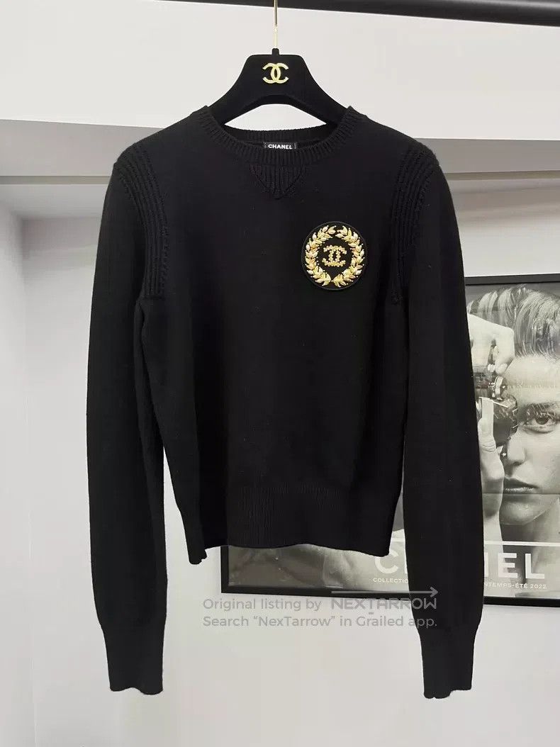 Chanel Chanel Black Pearl Wheat Spike Badge Sweater Size XS / US 0-2 / IT 36-38 - 1 Thumbnail