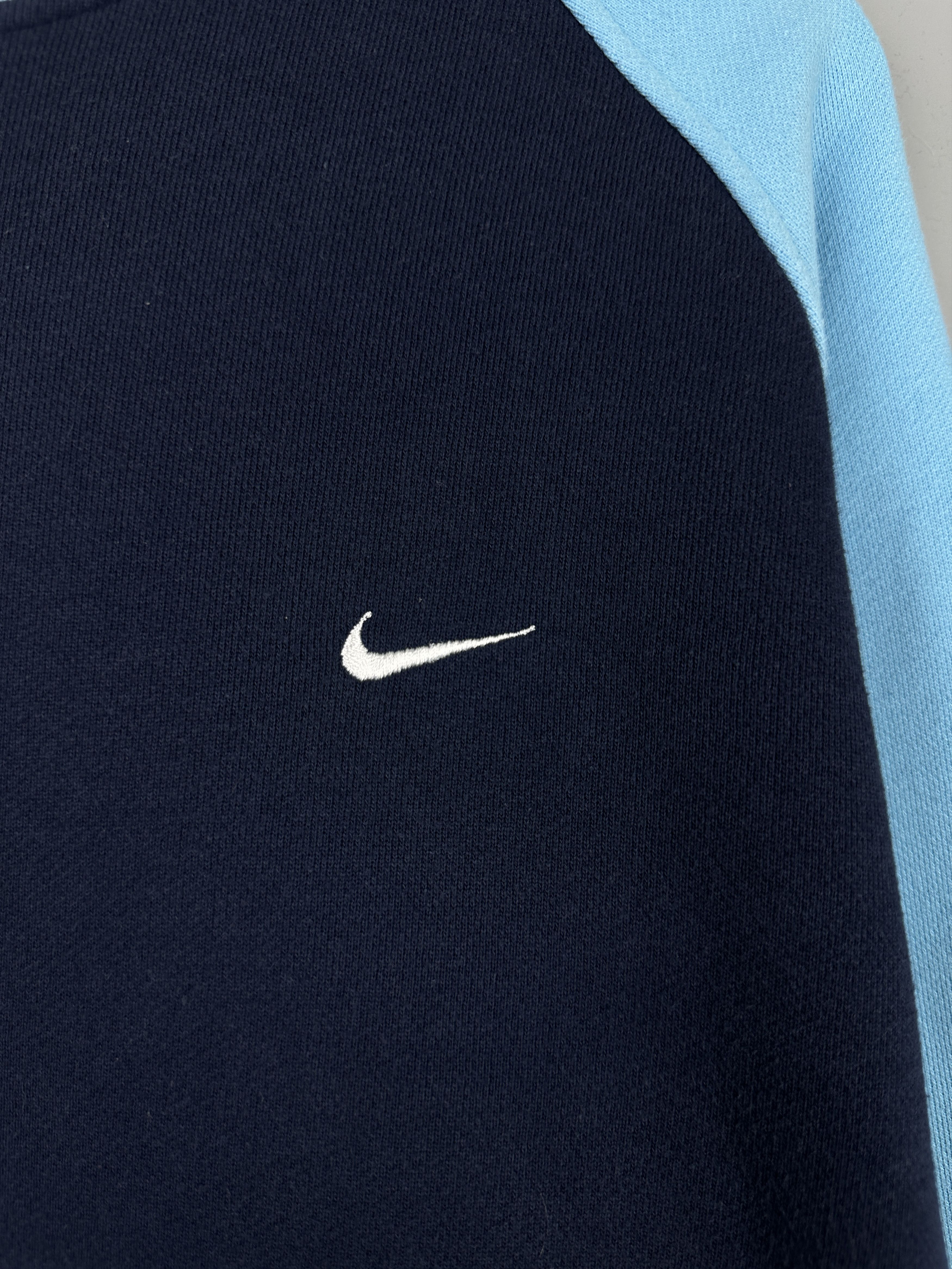 Nike 90s Vintage Nike Mini Logo Sweatshirt Crewneck Y2K Center Size US L / EU 52-54 / 3 - 5 Thumbnail