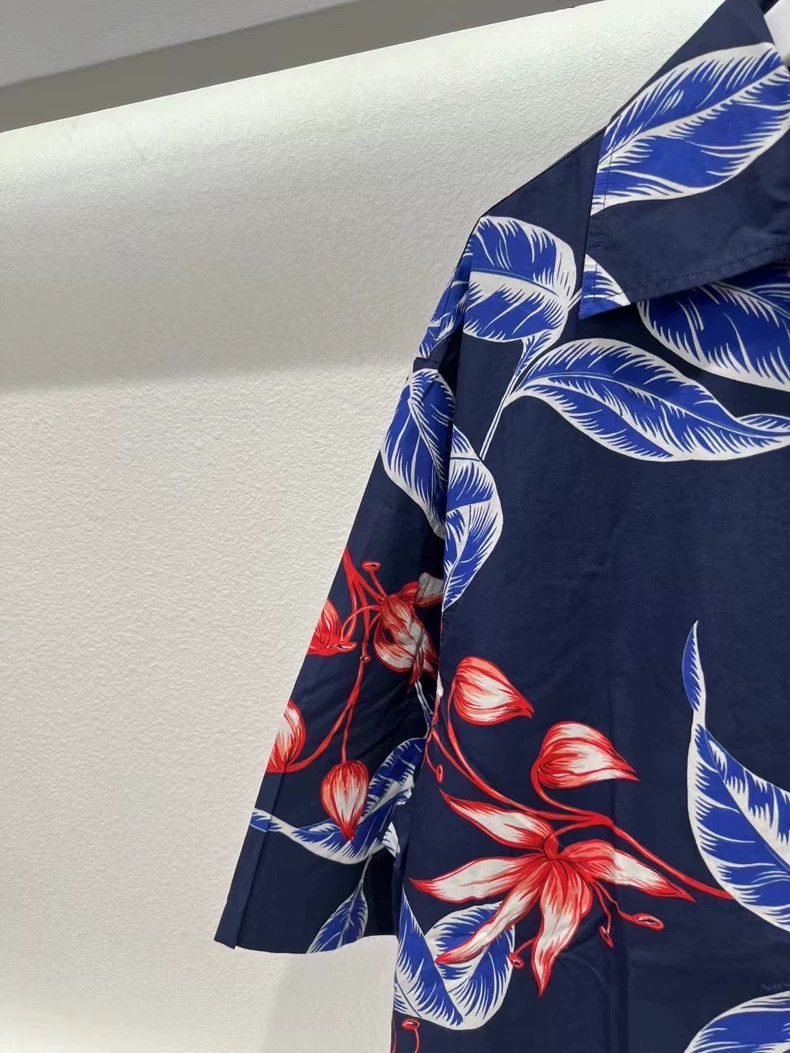 Prada Prada Leaf short-sleeved shirt 2501-Nextarrow Size US M / EU 48-50 / 2 - 2 Thumbnail